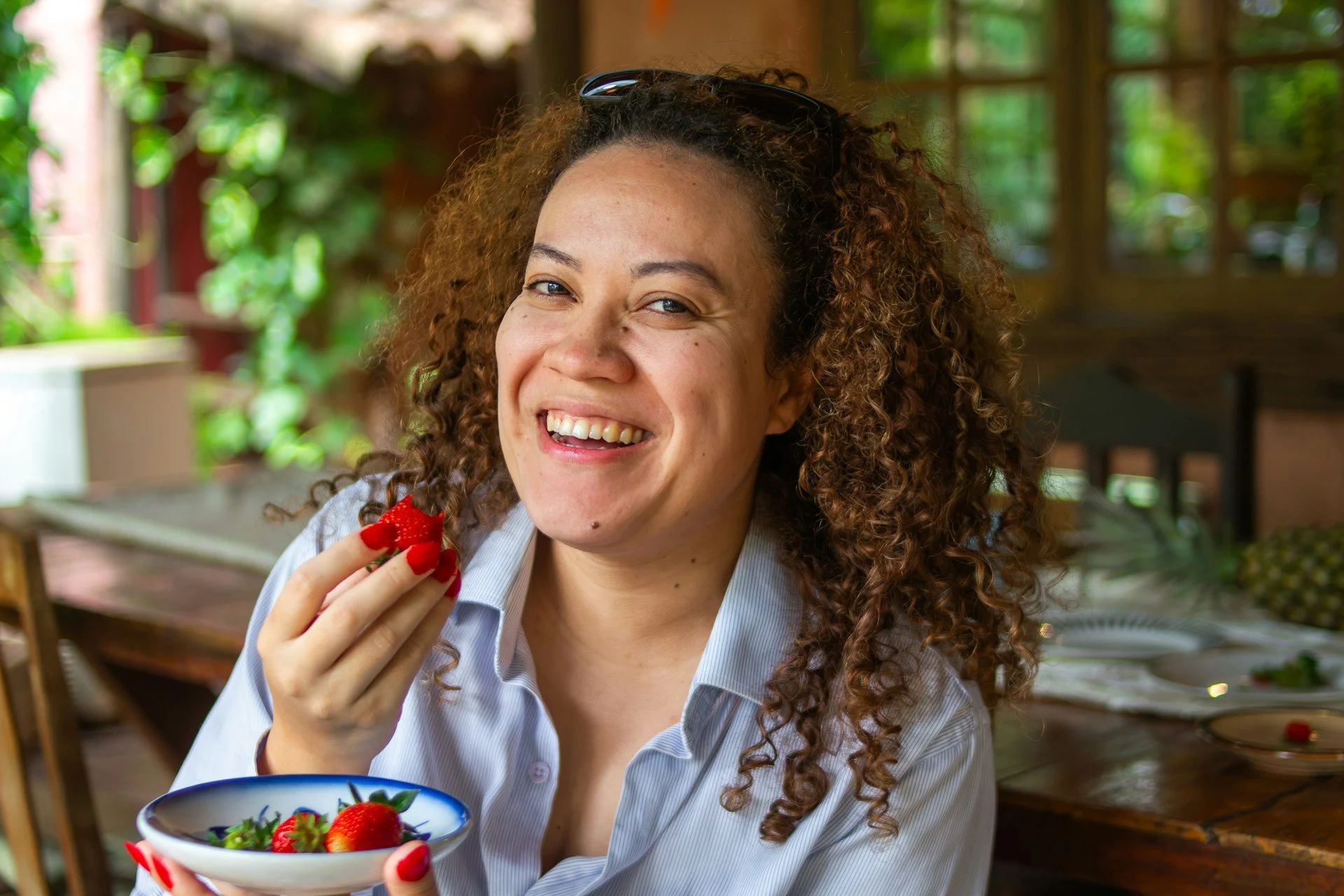 woman strawberry bruno-dias-7Hb-ZbR04Hc-unsplash.jpg
