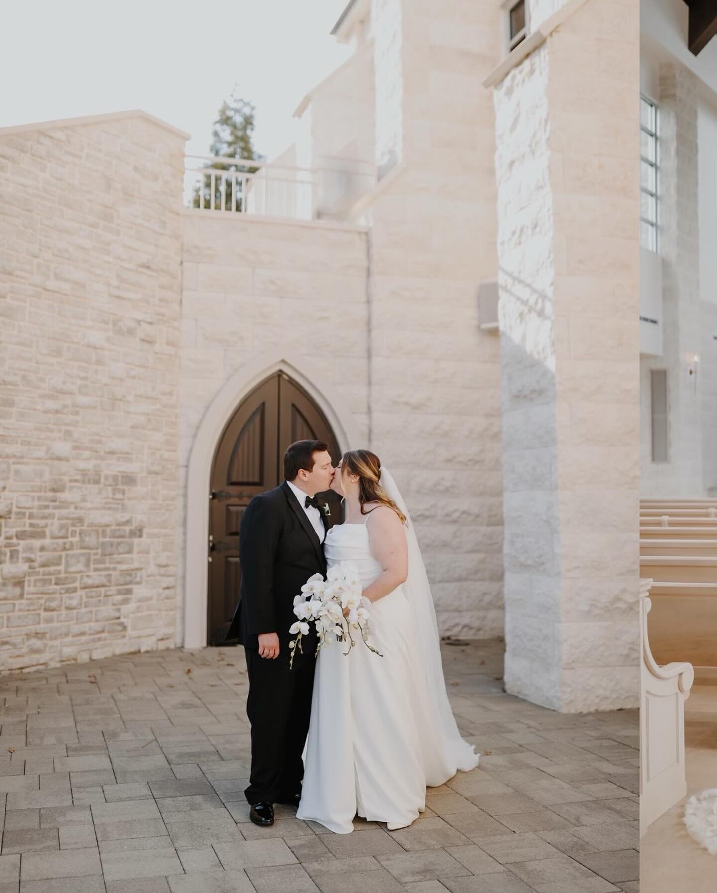 Such a sweet wedding for an even sweeter couple! Congratulations, William &amp; Lauren! We are so happy for y&rsquo;all! 🤍

Venue &bull; @thechapelonmcever 
Coordinator &bull; @humblyinlove.events 
Photographer &bull; @johnandkymcreativeco 
Filmmake