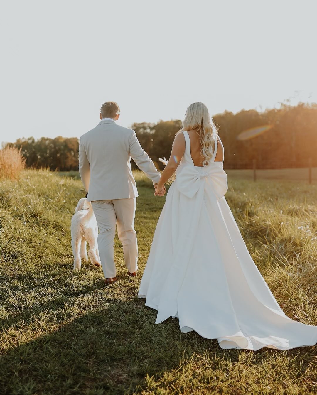 Congratulations, Hunter &amp; Baylee (&amp; Murphy 🐾)! 🤍

Full sneak peek on Facebook!