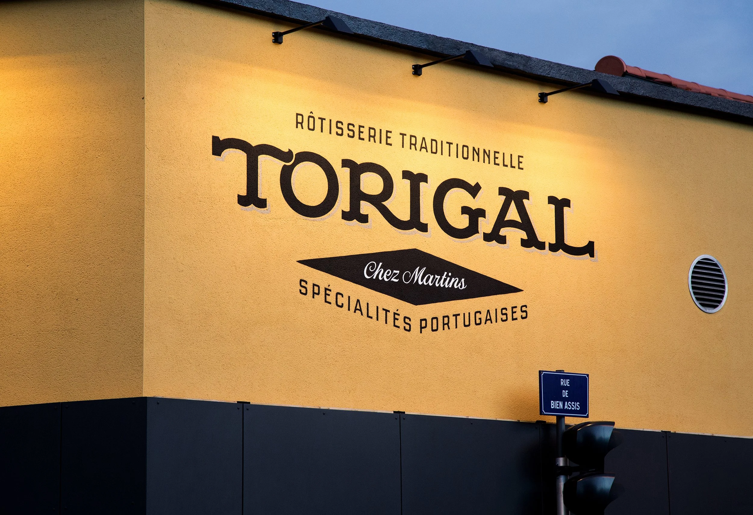 Dixneufcent_Enseigne_peinte_Torigal.jpg