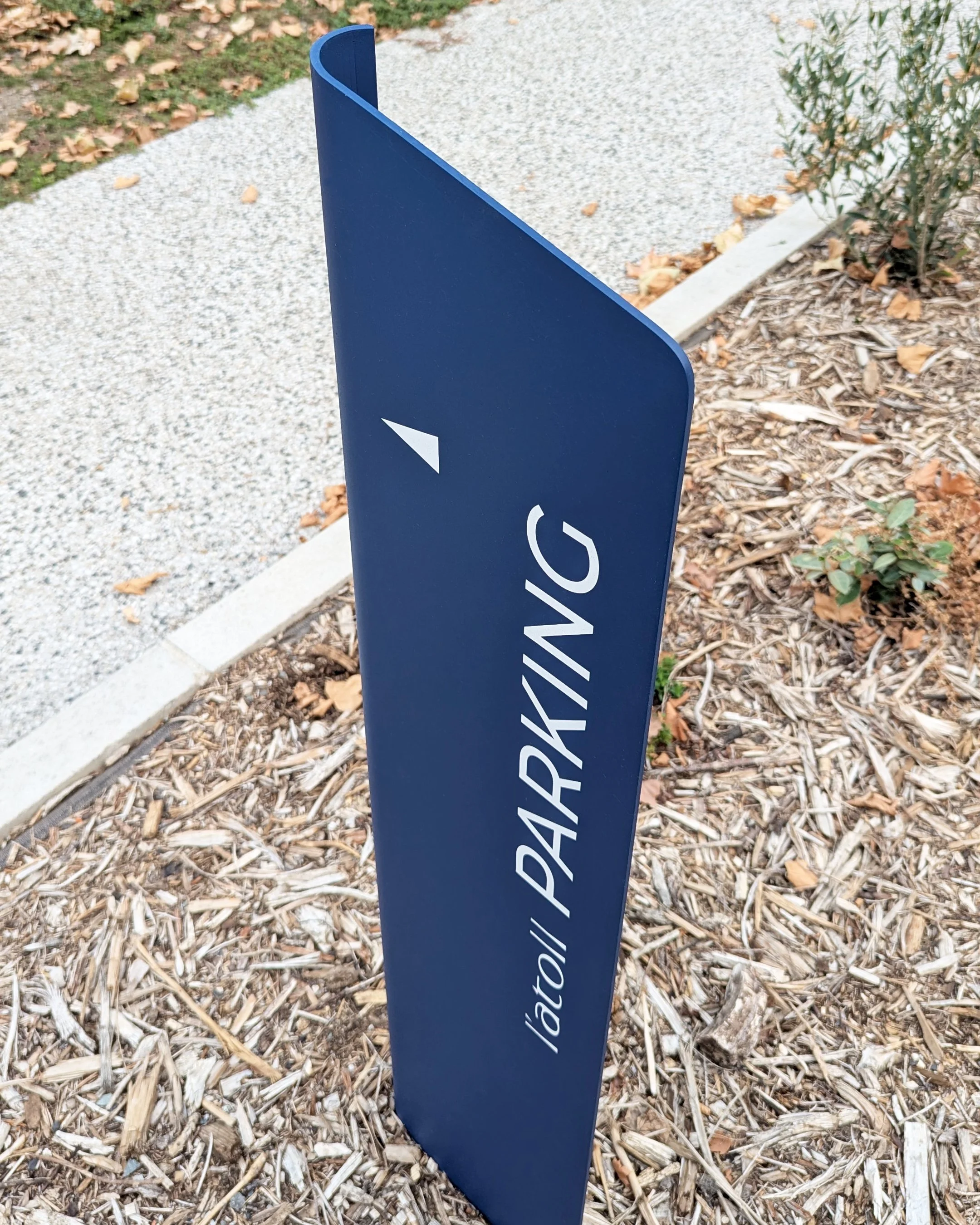 Dixneufcent_Enseigne_ATOLL_PETIT TOTEM2.jpg