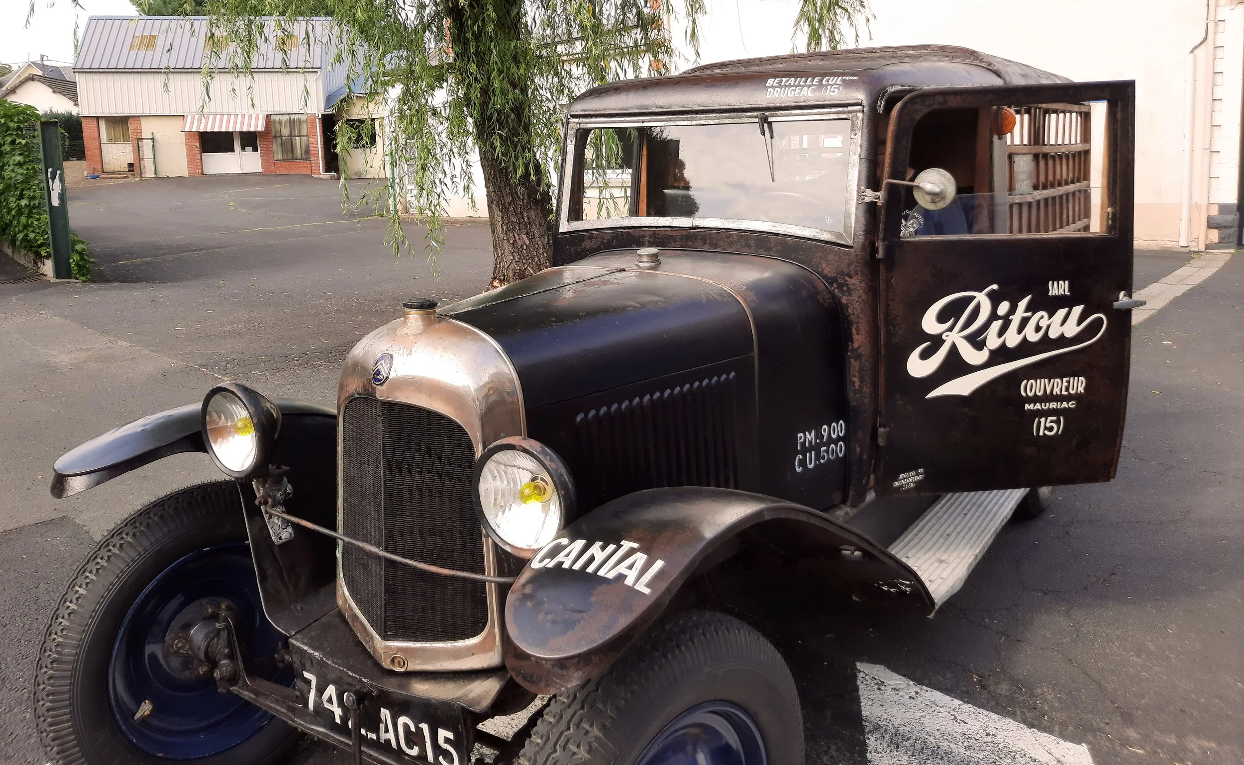 Citroen B2_Lettering.jpg