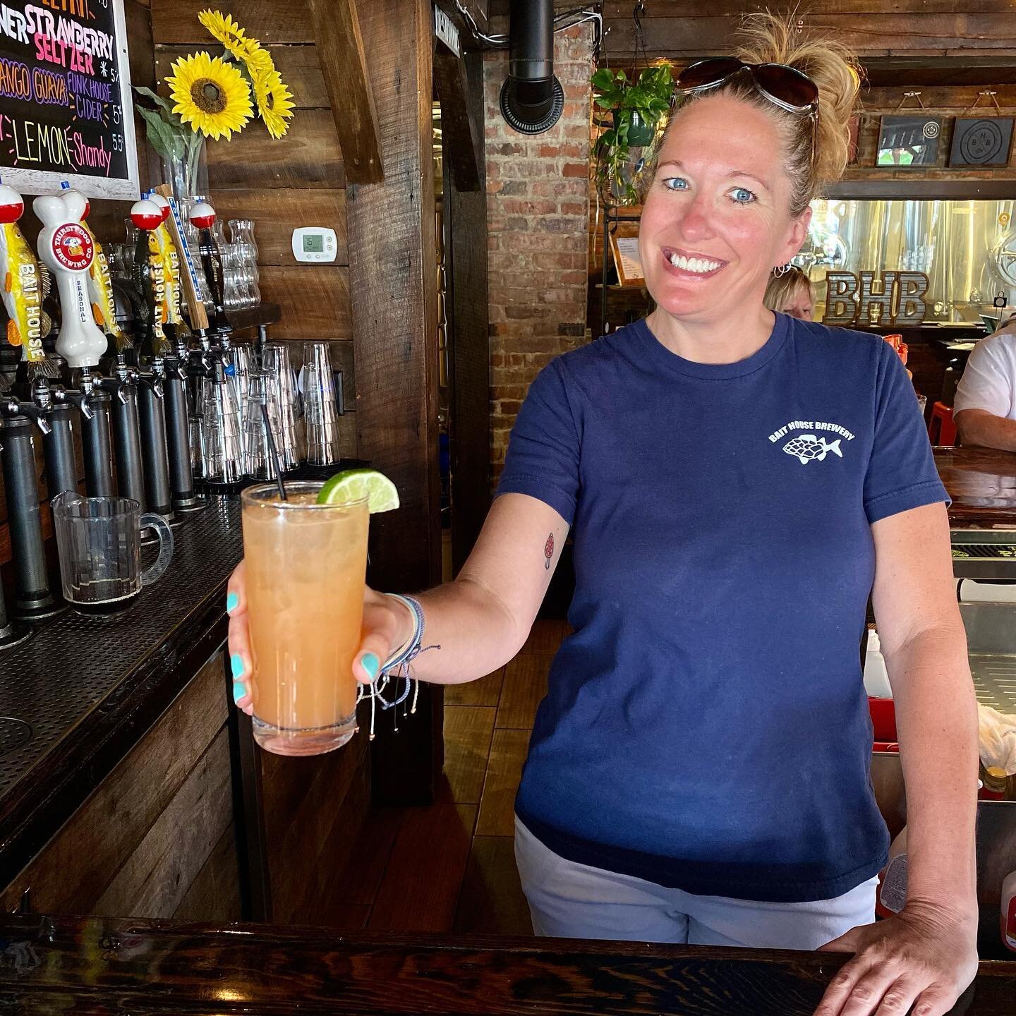 It&rsquo;s a beautiful day for an Erie Paloma on the Patio! 

🎶 Gary Mould from the Kickin&rsquo; Back Band will be playing LIVE in the Beer garden from 6-9 🎶

See you here &amp; come as you are&hellip; 
#hopsfish #nothinfishyaboutit #comeasyouare 