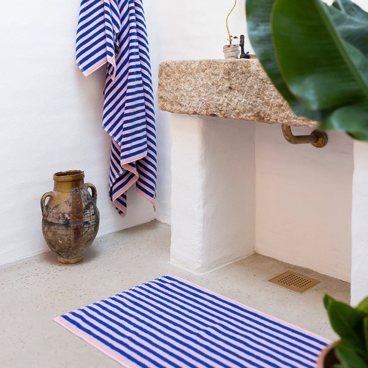 dazzling_bath_mat.jpeg