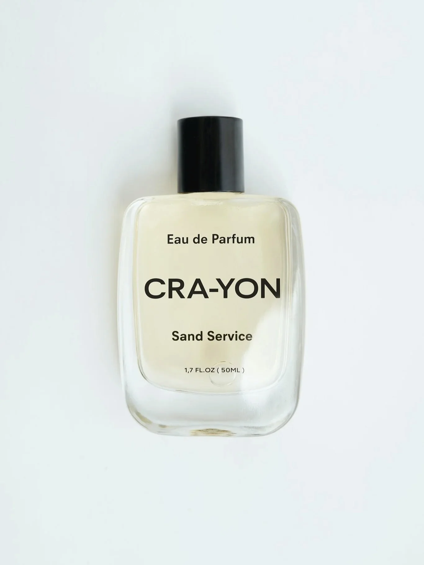CRA-YON scents are non-toxic, carefully curated compositions of perfume notes to elevate your mood, well-being, and self-expression.
Sand Service opens with fresh violet leaves and spicy cardamom, giving it a clean and confident feel from the first