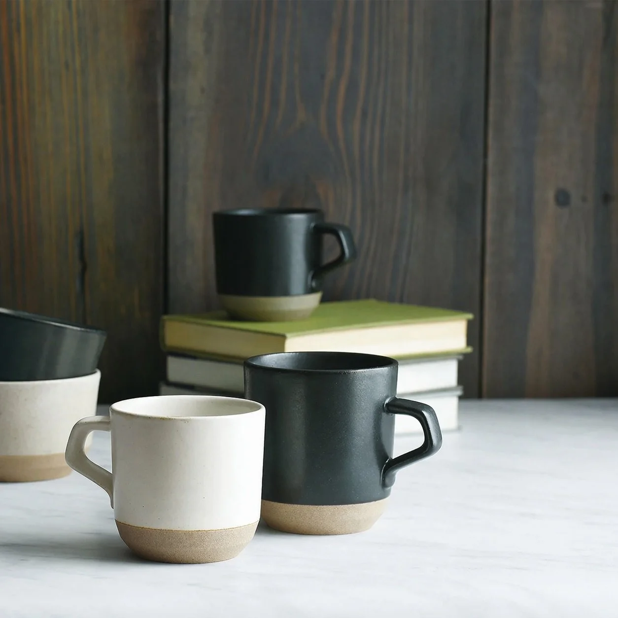 Crafted by @kintoeurope , these mugs from the Ceramic Lab collection celebrate the quiet beauty of Japanese craftsmanship&mdash;where roughness meets delicacy, and every detail is shaped with intention. Designed in collaboration with traditional pott