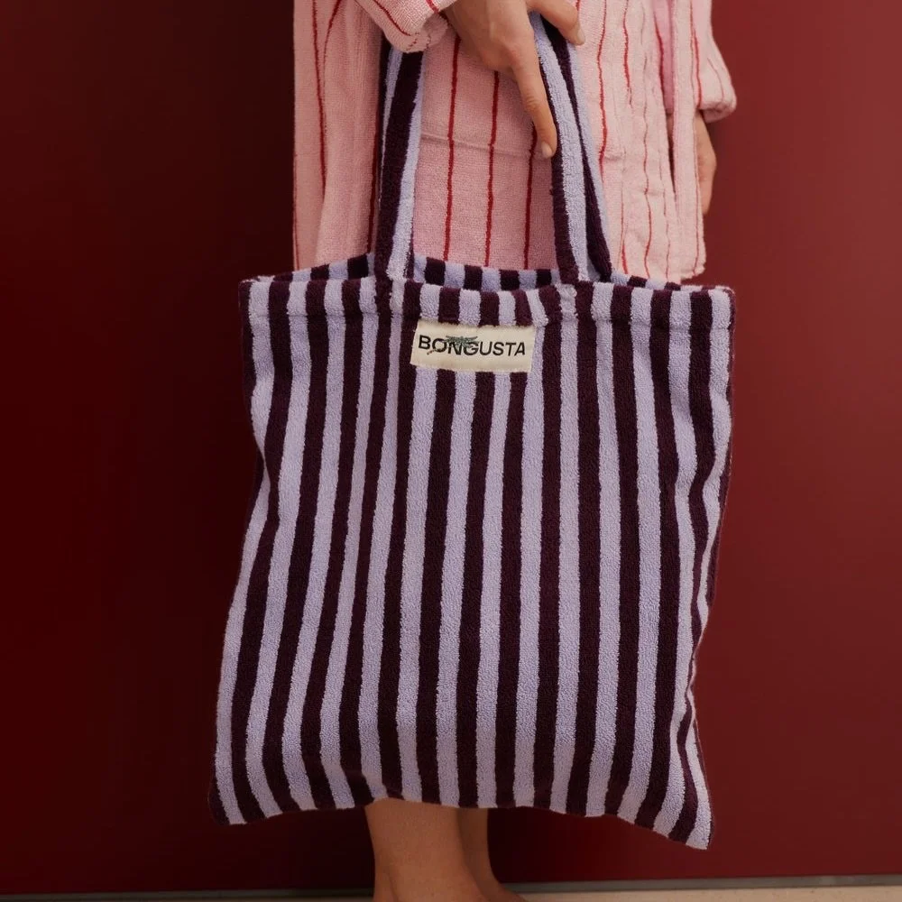 We love the @bongusta.dk Naram collection and are so excited to share their new toiletry bags and new colourway tote bag! 

Beautifully hand-finished, 100% organic OEKO-TEX&reg; certified cotton with combed yarn for extra durability &mdash; Danish de