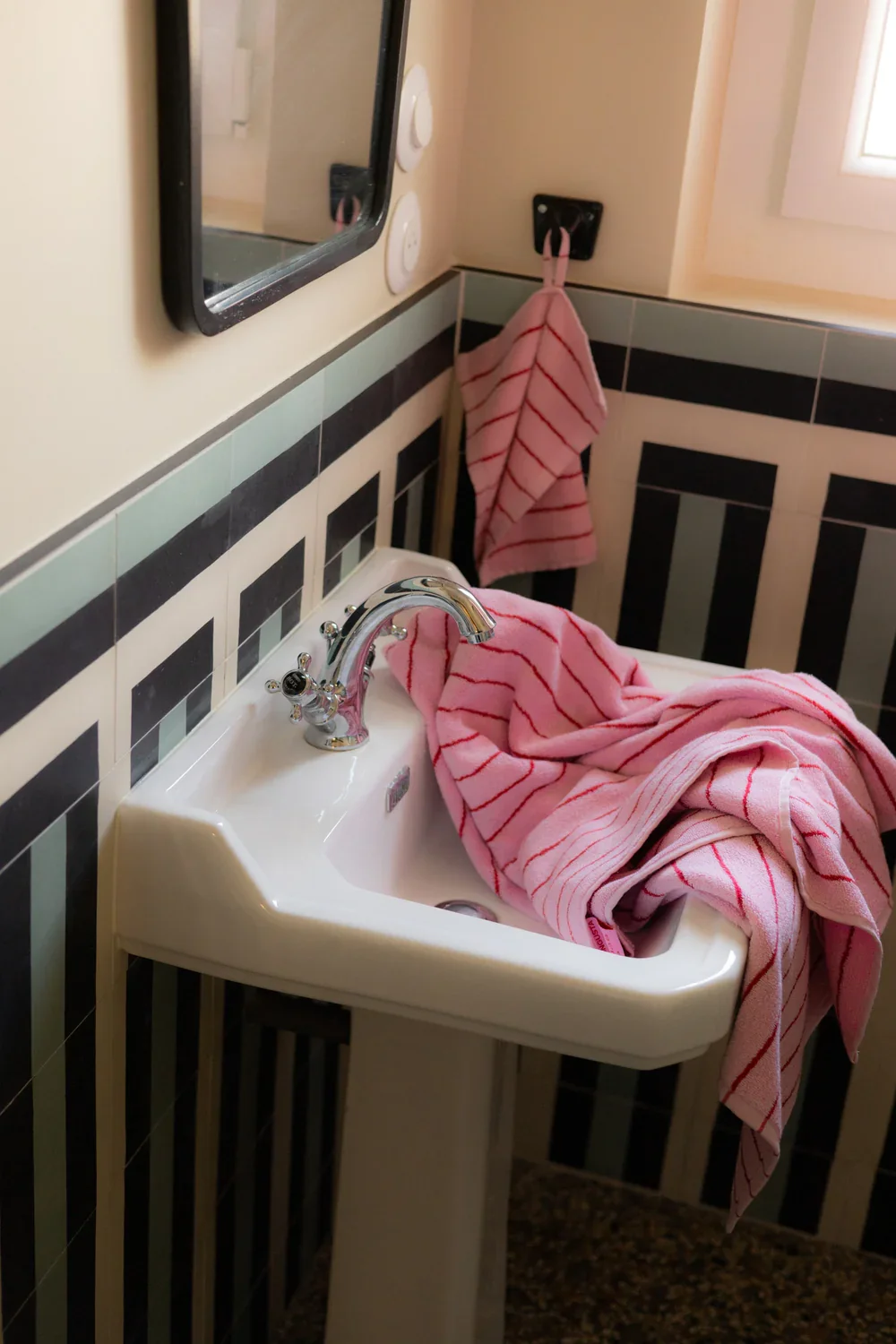 Bongusta_baby_pink_towels.webp