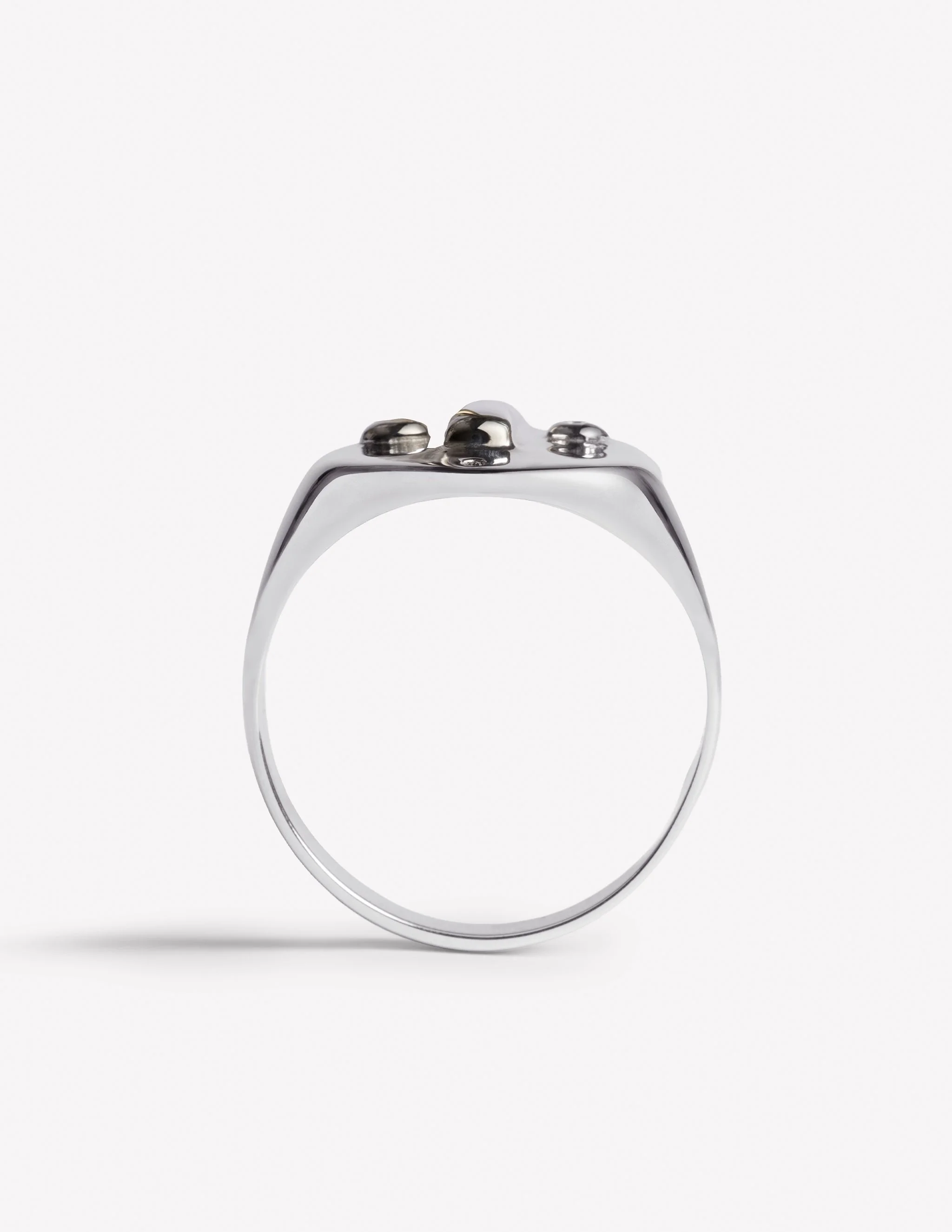 Product-img-template_0001s_0026_01_251023_Alec_Doherty_460_Silver_d72dad57-f9b6-4a38-95f8-d9200537f1e9.jpg