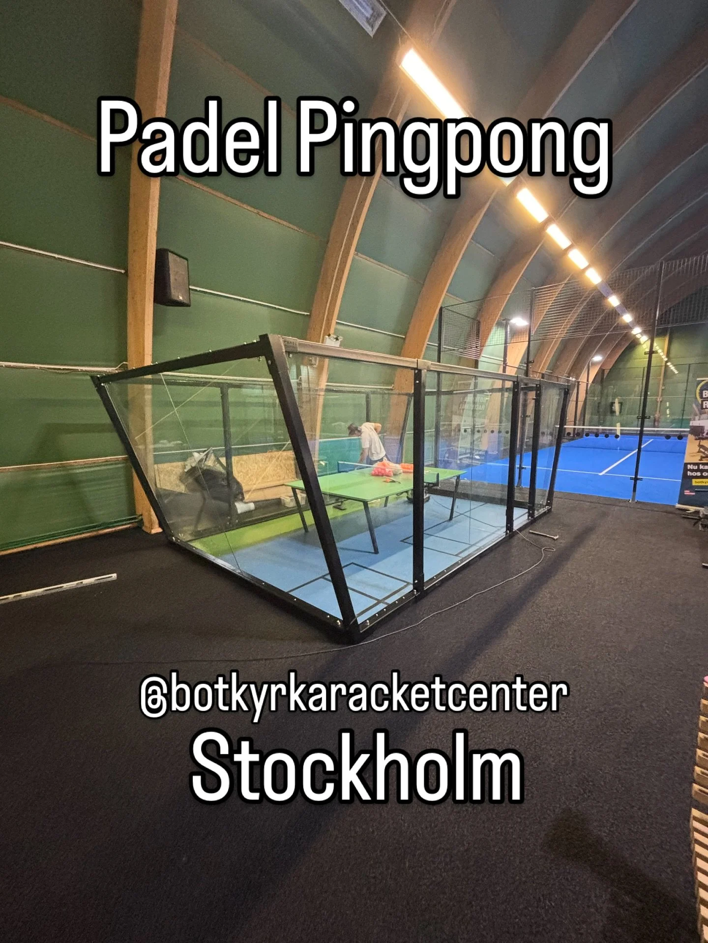 ✨ First court in Stockholm! ✨
We&rsquo;re putting the finishing touches @botkyrkarackethall &ndash; last cleanup before it&rsquo;s ready for play. 🏓💥

Can&rsquo;t wait to see the first matches here soon!
#PadelPingpong #Stockholm #NewCourt #Botkyrk
