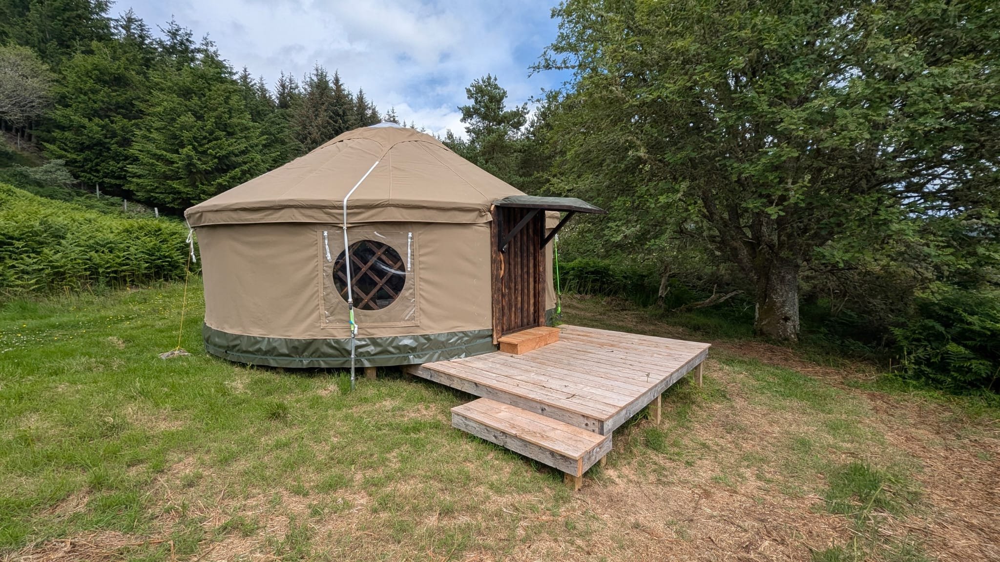 01 Bunloit yurt outside autumn 2025.jpg