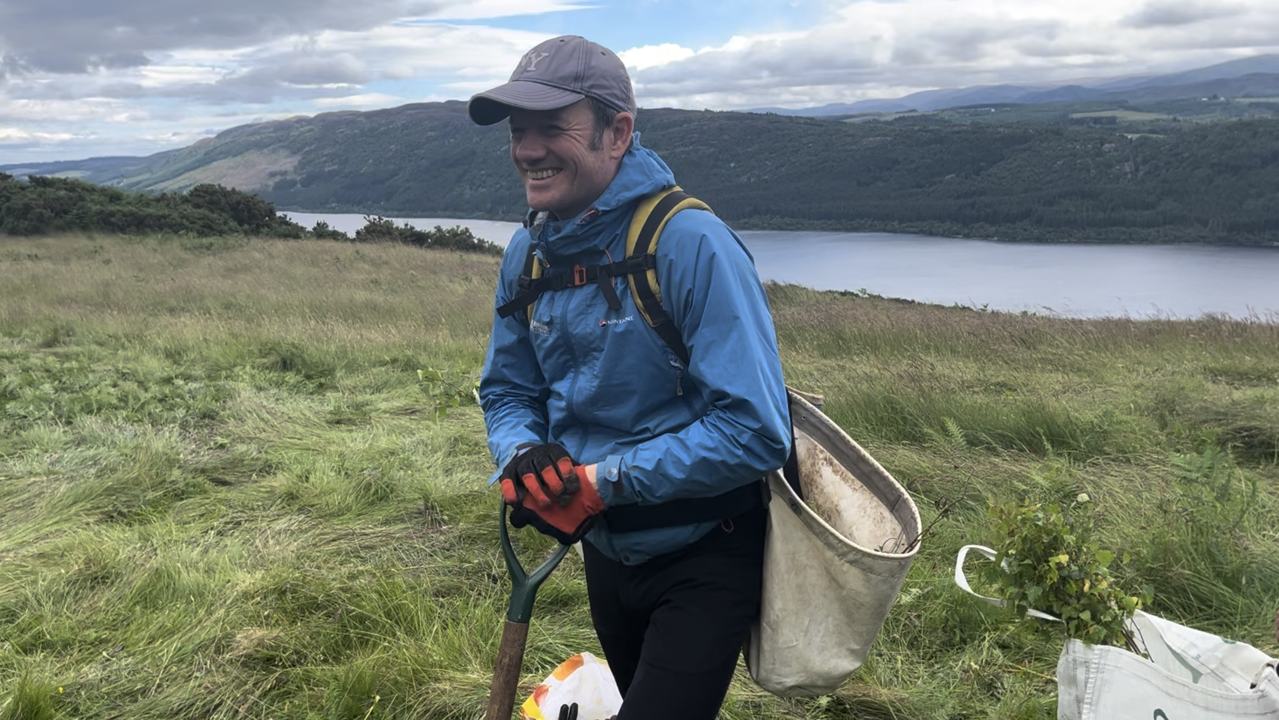 10 Volunteer Nature Days spade in hand summer 2024.png