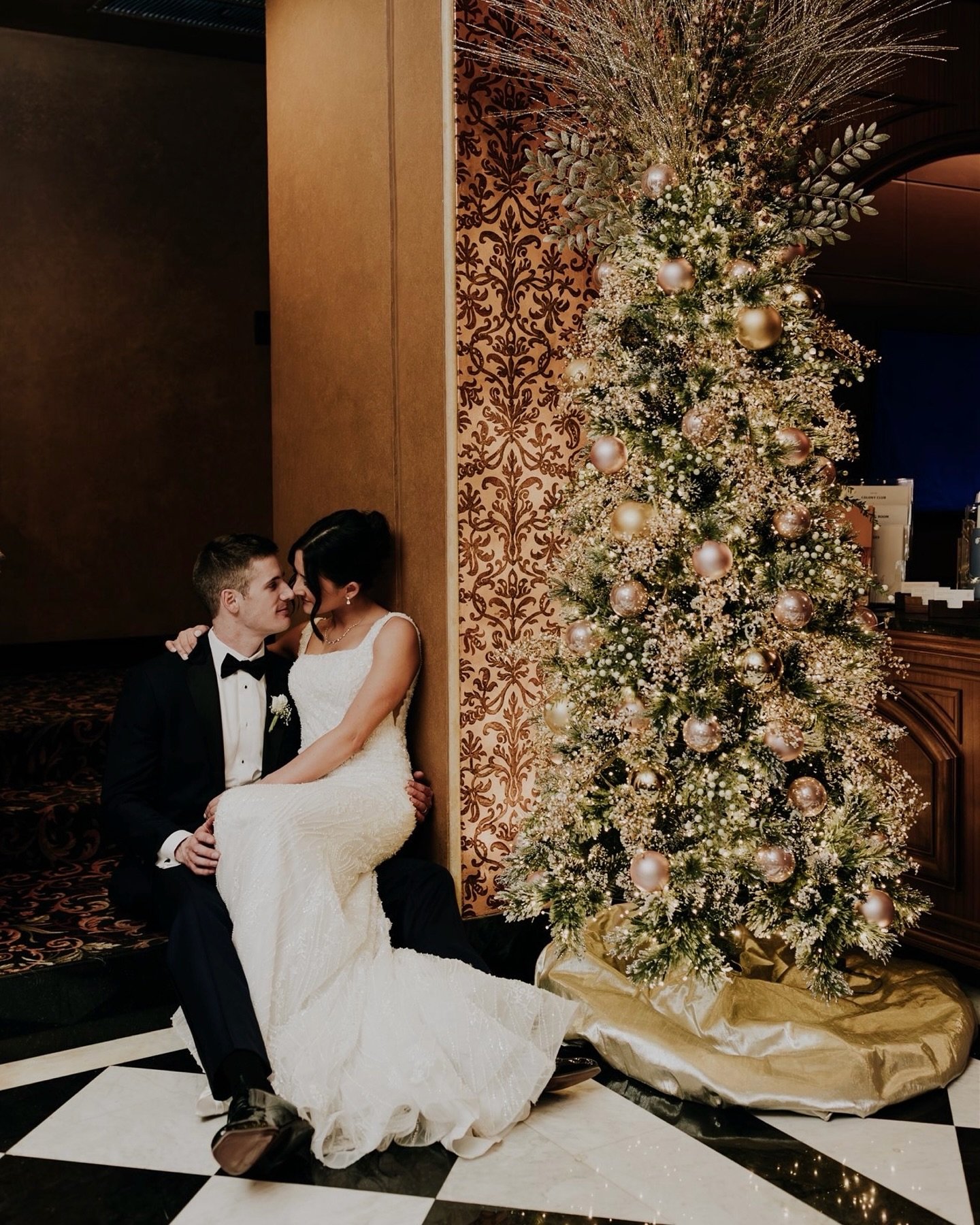 Last week&rsquo;s wedding previews are here and I&rsquo;m still swooning. 💫 These two were so in love, so grateful for one another, and made every moment feel magical. From their beautiful Catholic ceremony to their stunning Colony Club reception, t