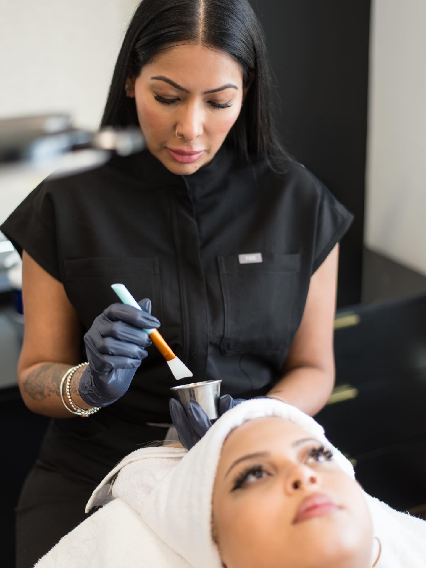 Spent some time with some amazing women while capturing &lsquo;a day in the life of..&rsquo; 

The team at AGLS Medical Clinic (@aglsmedicalclinic) definitely kept me on my toes but I don&rsquo;t think I&rsquo;ve ever felt as welcomed into a space as