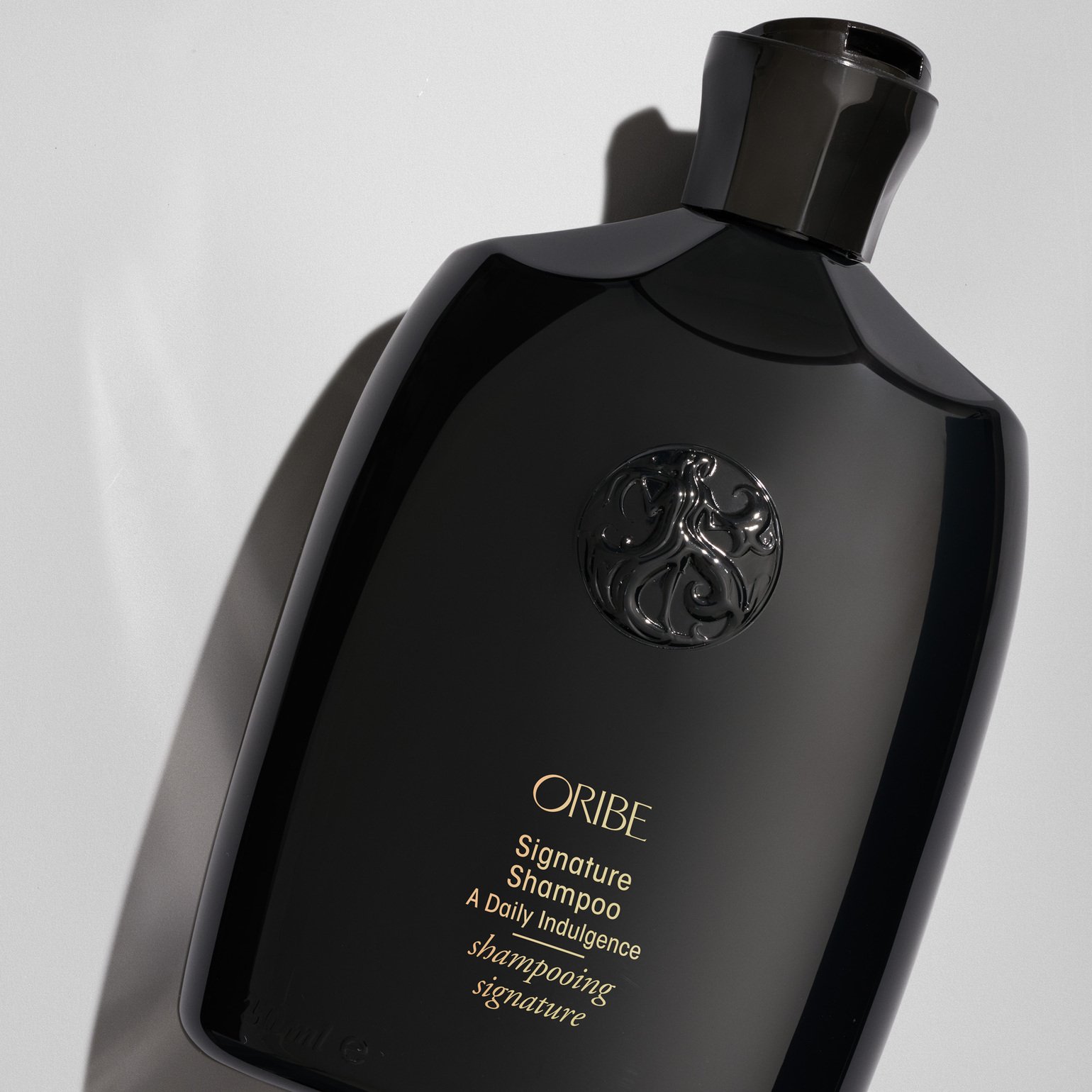 Oribe signature Shmapoo Glamour shot.jpeg