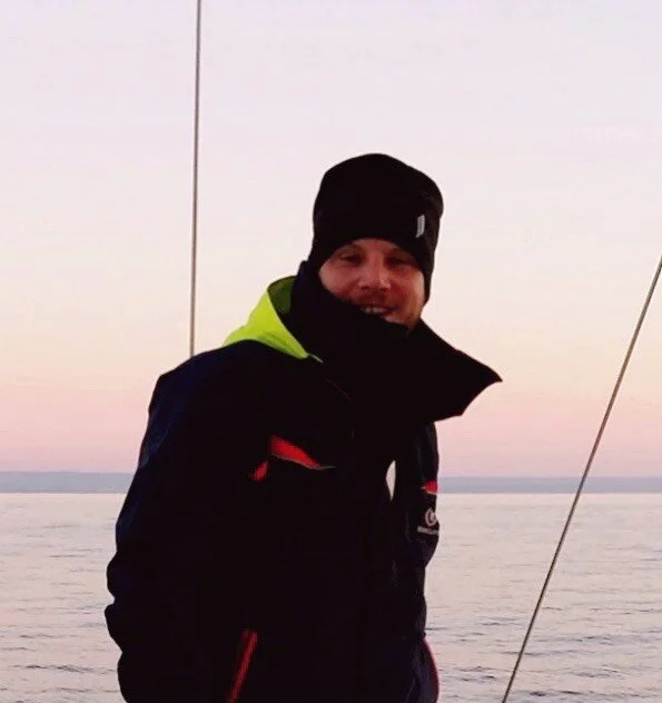 Sveglia all&rsquo;alba prima d&igrave; tutti per portare il nostro equipaggio in un &lsquo;isola nuova!