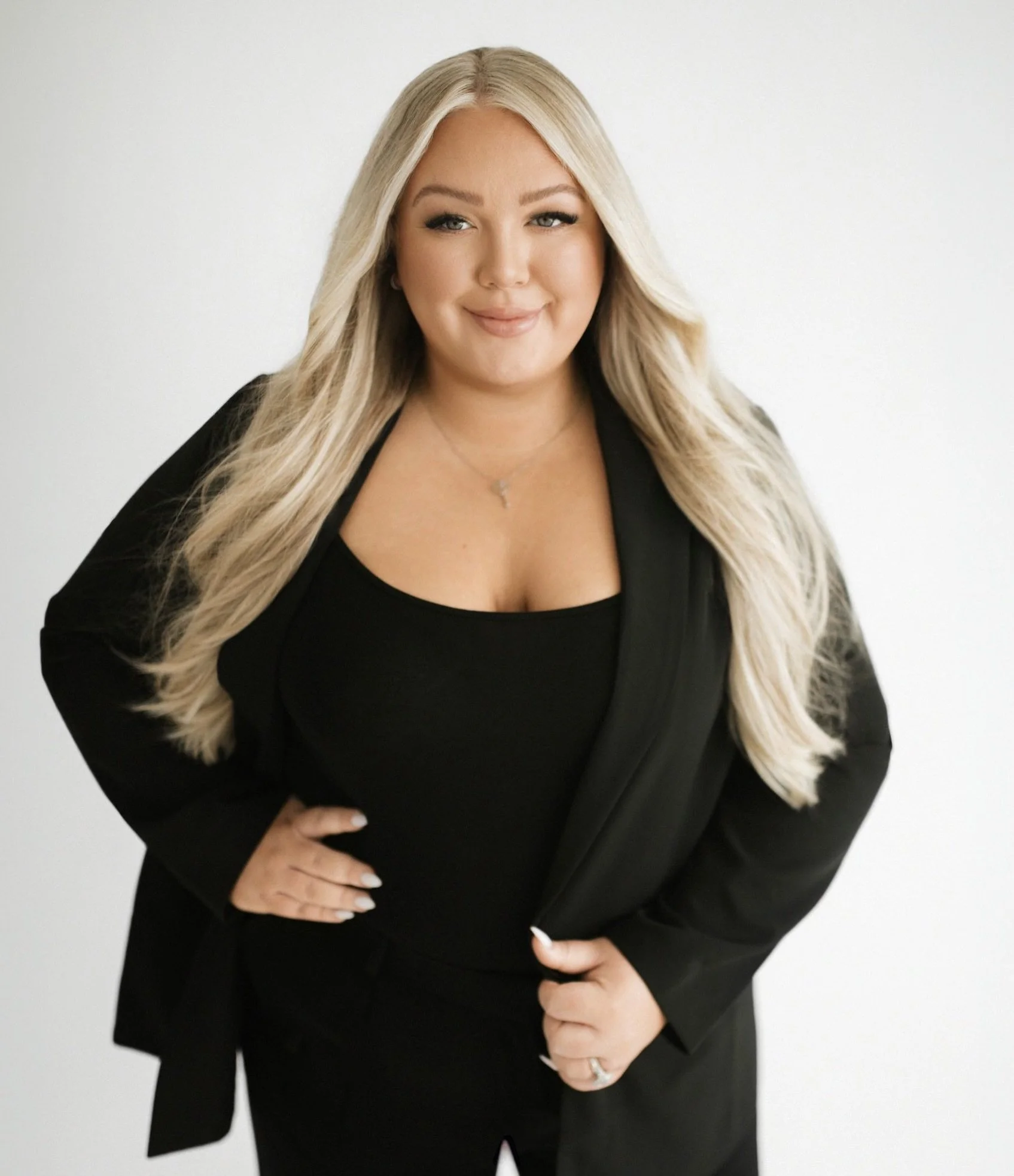 I figured it was time that I reintroduce myself. Welcome, my name is Cassidy! I am an independent interior designer and owner of @shayeintetiors. 

I have grown up in the construction world, I am the daughter of an electrical contractor, visiting sit