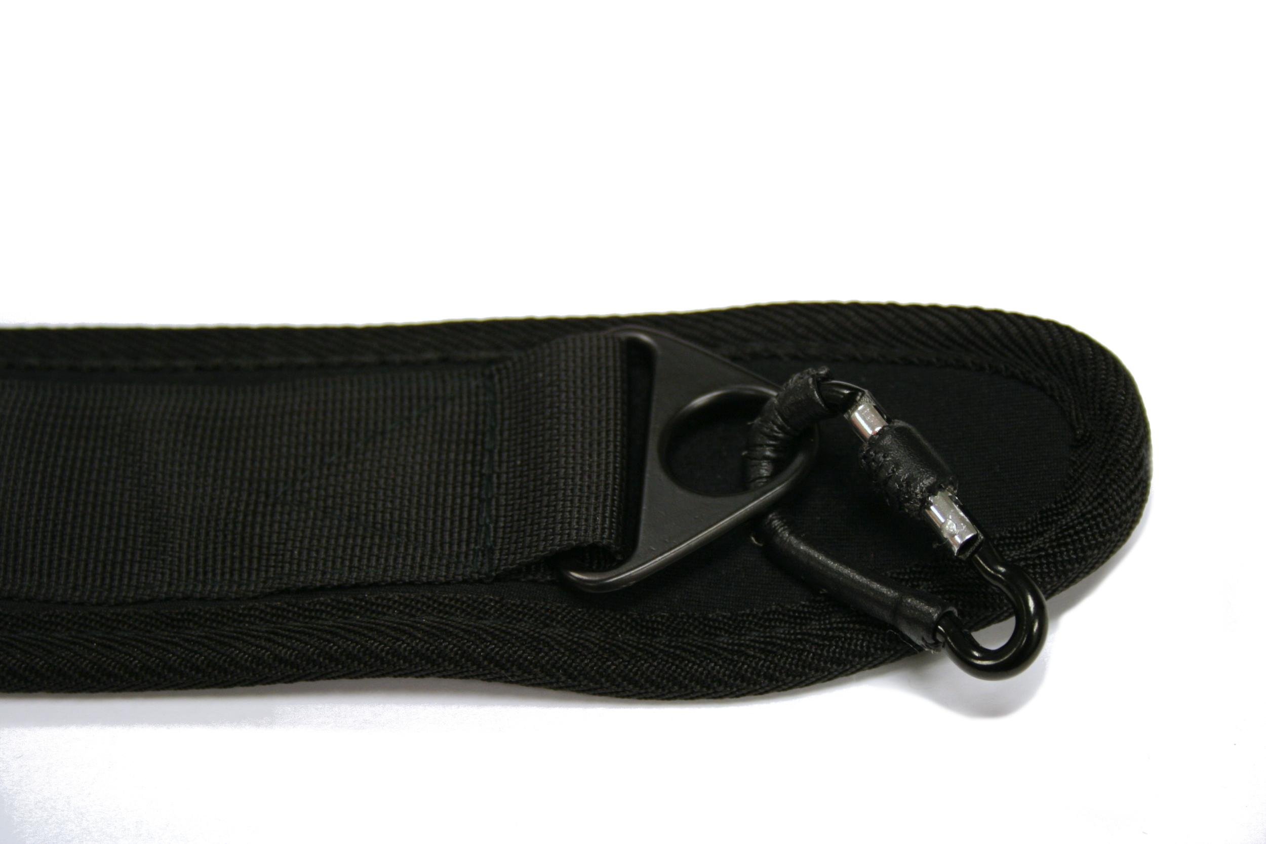 GEWA_Pure_18_Polycarbonate_Shaped_Violin_Case_Strap.jpg