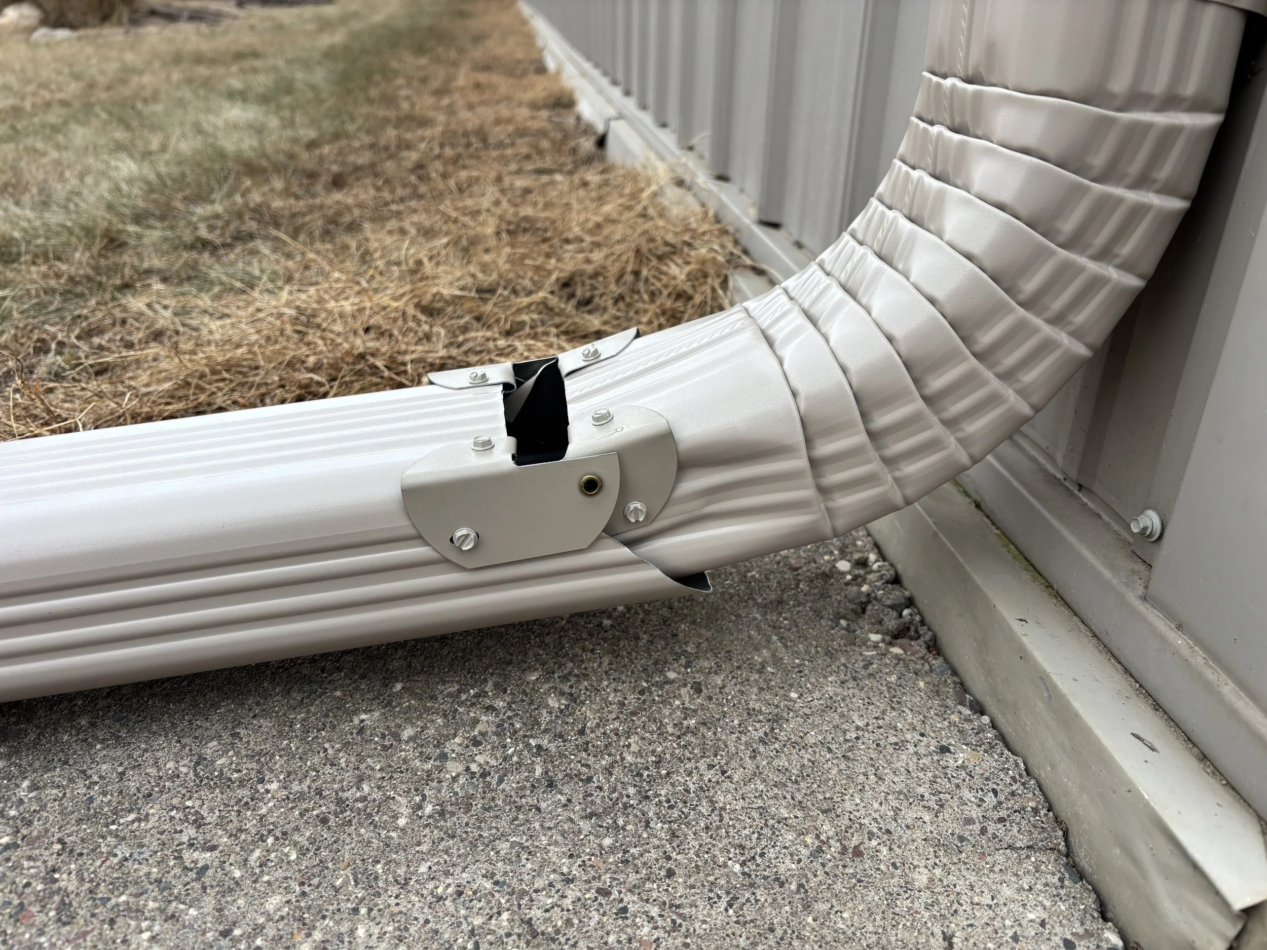 Why Foxtail Flip Is the Best Downspout Hinge for Wind and Color Matching