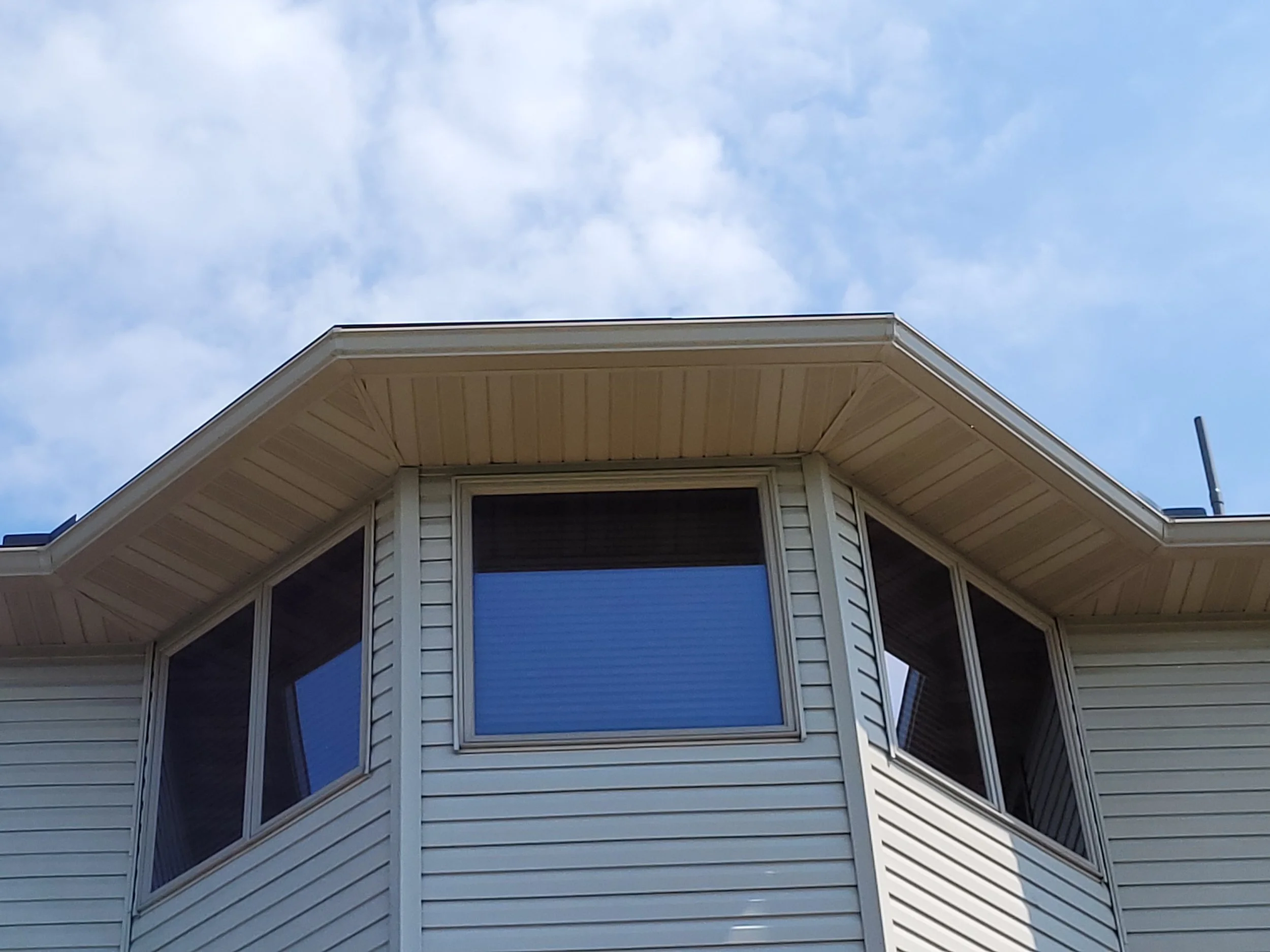 Gutter on a window bay