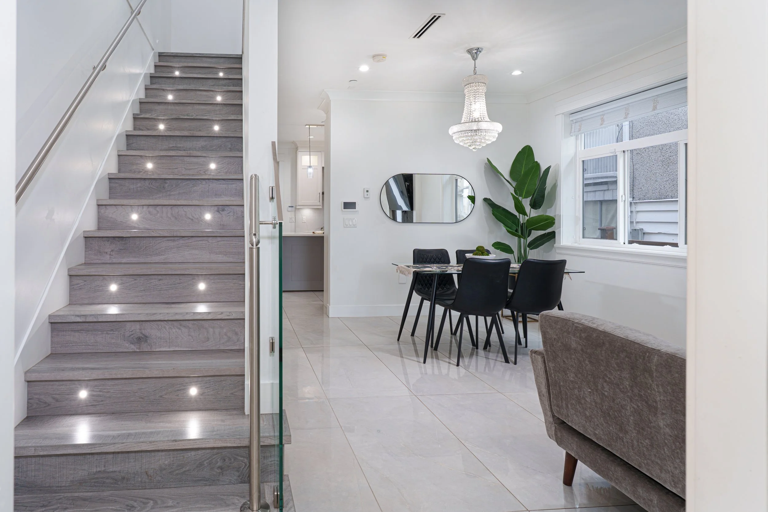 3216 Vimy Crescent MLS Res-8.jpg