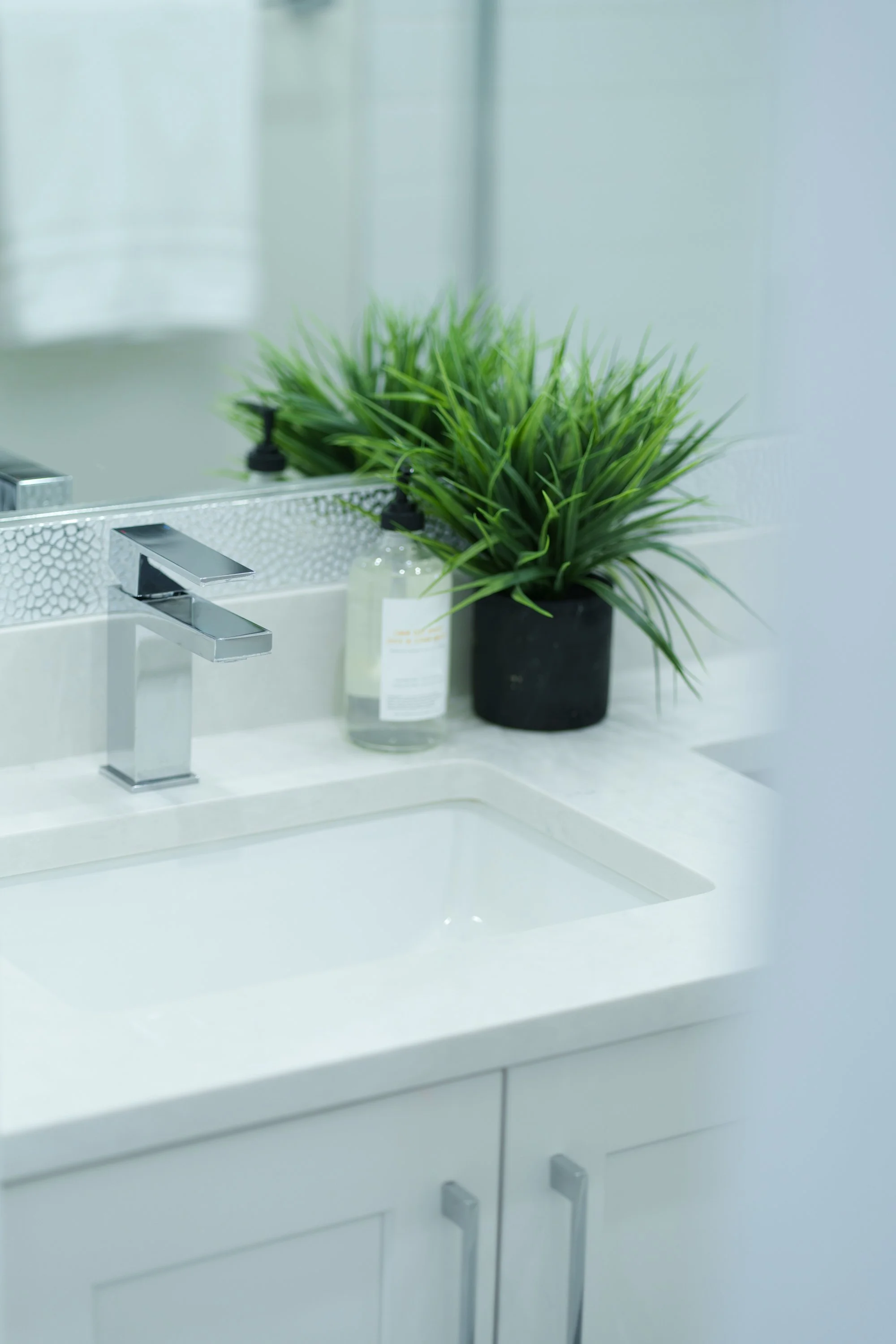 3216 Vimy Crescent Editorial MLS Res-23.jpg