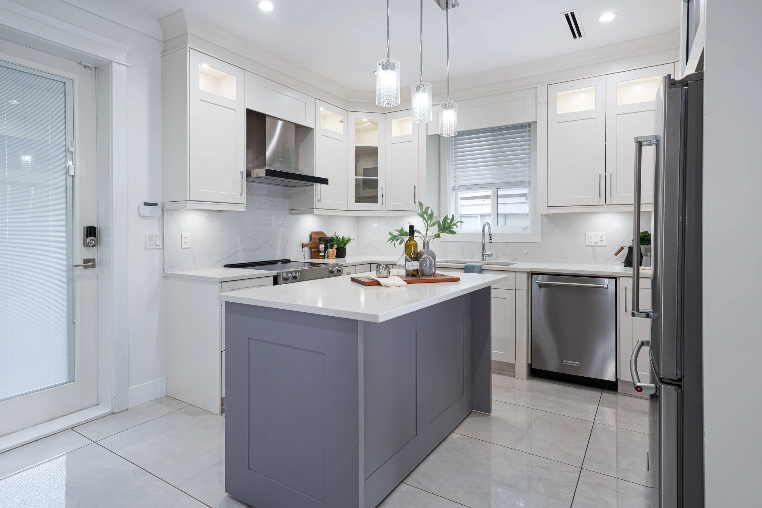 3216 Vimy Crescent MLS Res-3.jpg