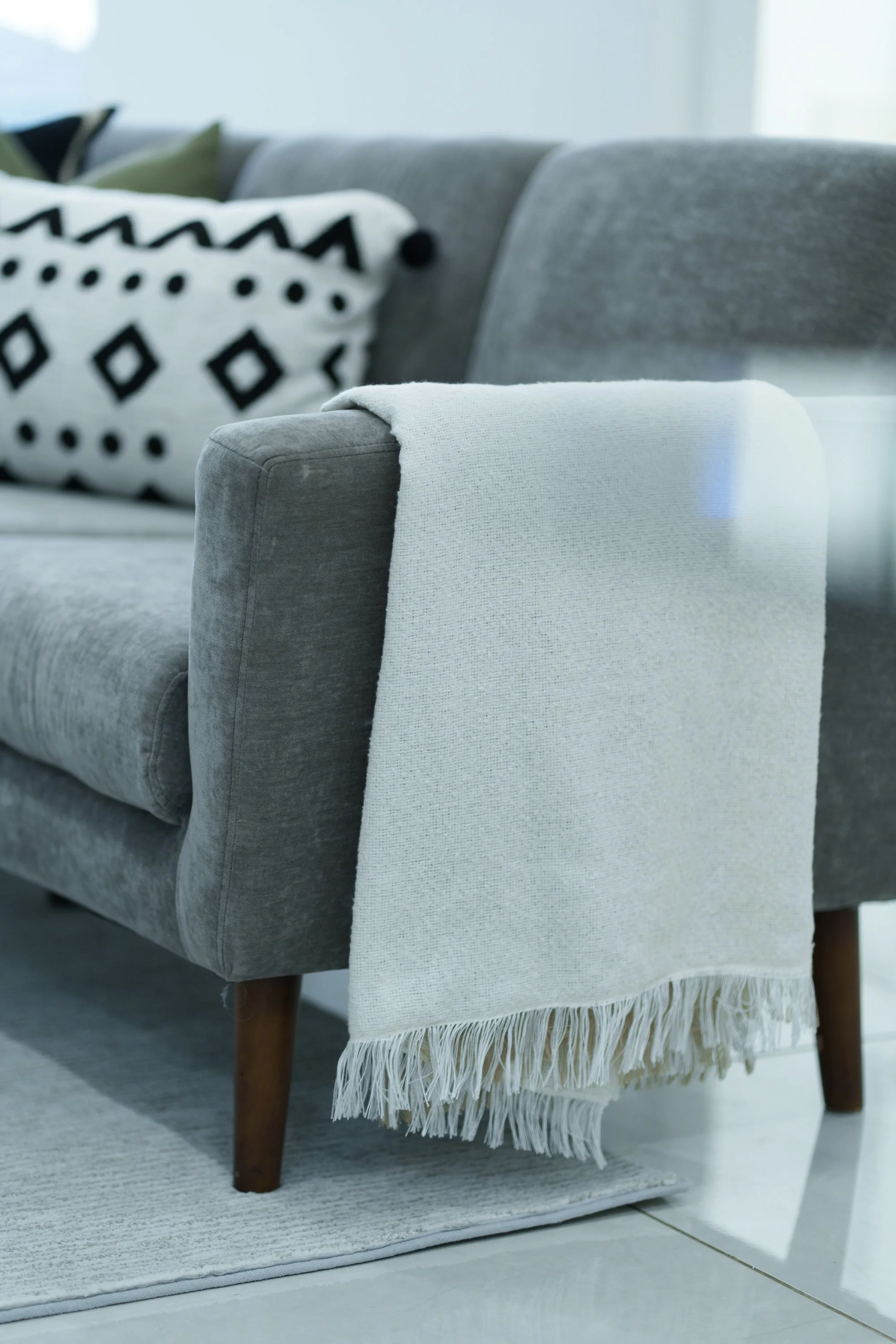 3216 Vimy Crescent Editorial MLS Res-14.jpg