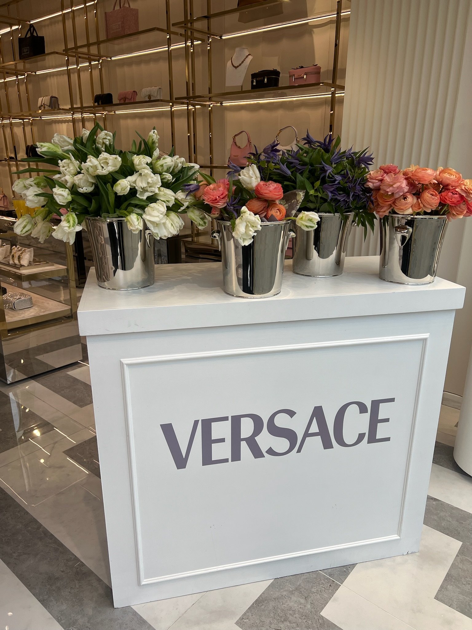 Versace Bouquet Flower Bar