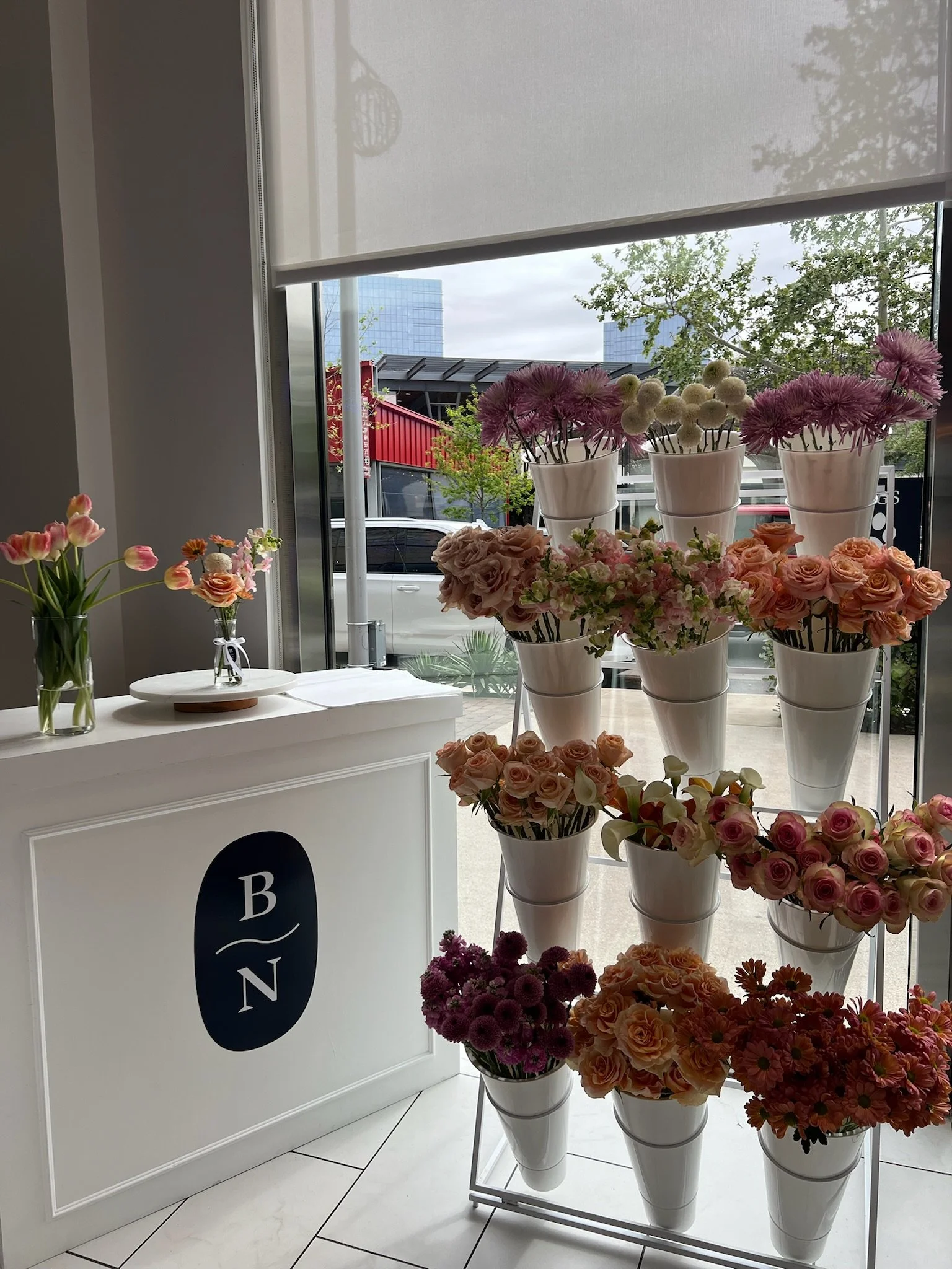 Bud Vase Bar for Blue Nile