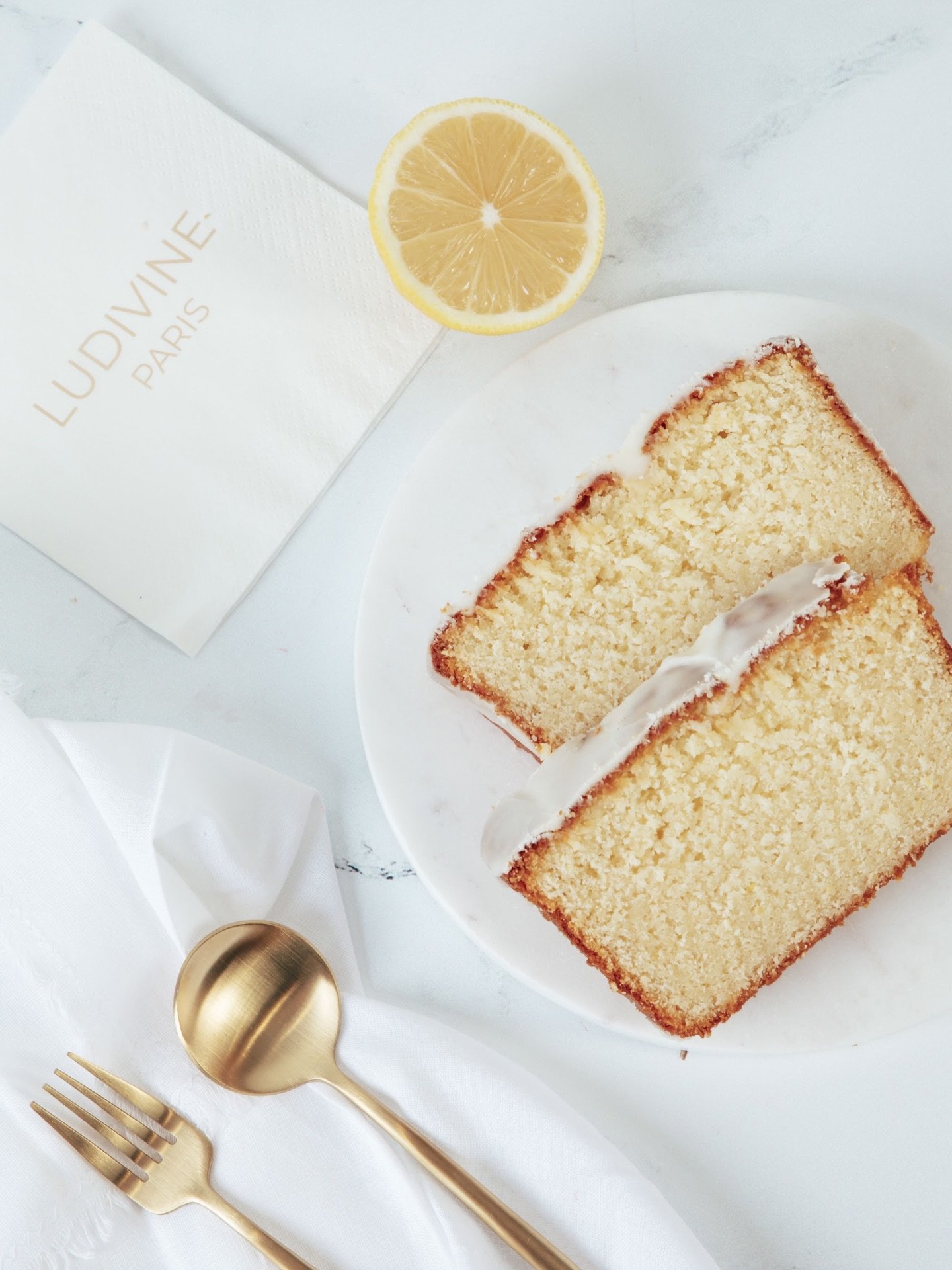 A little bite of sunshine 🍋✨
Our iced lemon cake

Order now through the link in our bio 🤍