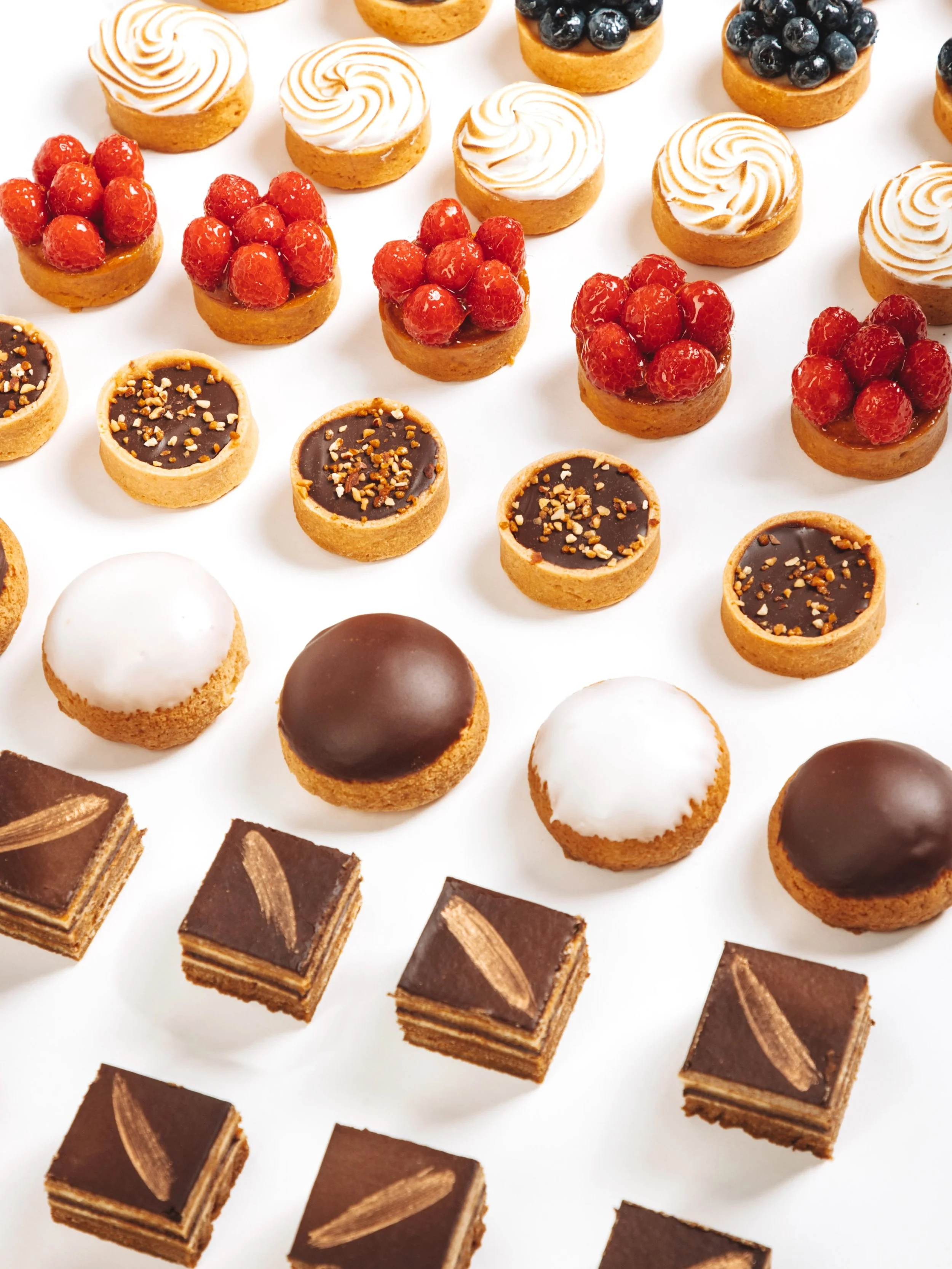 Have you checked out our new Catering Menu yet? 🇫🇷👩🏻&zwj;🍳

From flaky viennoiseries and handcrafted pastries to celebration cakes, macarons, canel&eacute;s, savory bites, sandwiches, and elegant mini treats, discover a refined selection designe