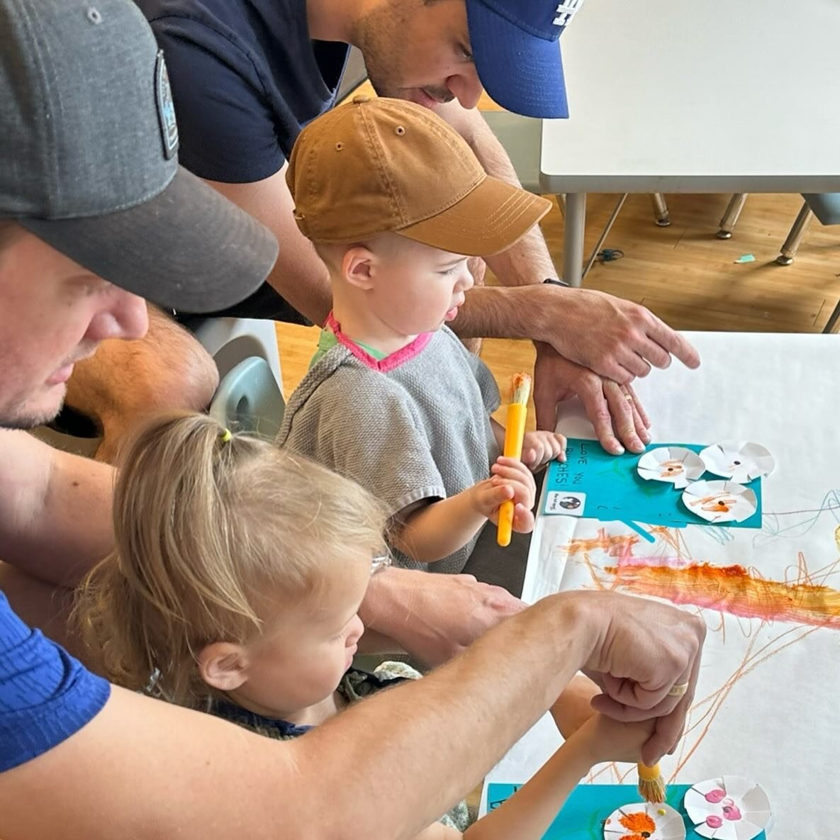 What a happy weekend with our Dads😊

Drop-in for more fun and learning this week!

Spots available:

Monday
🇲🇽 Buenas Tardes Tots (Spanish 1-3y) 4p

Tuesday
👣Teeter Toddlers (developmental 13-20mos) 9a
📚 Little Wordlings-Language Lab with  SLP 1