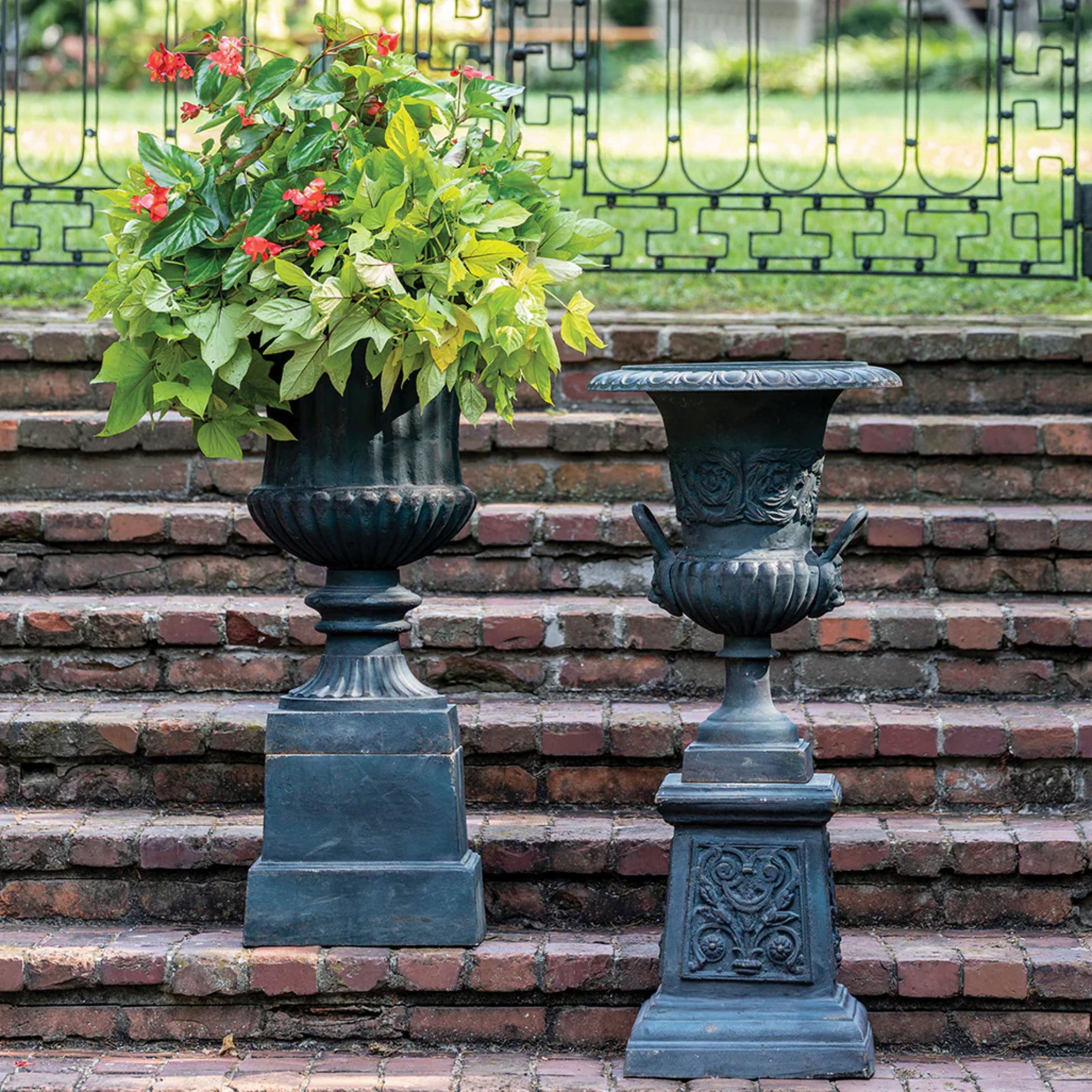 estate urn on pedestal.jpeg