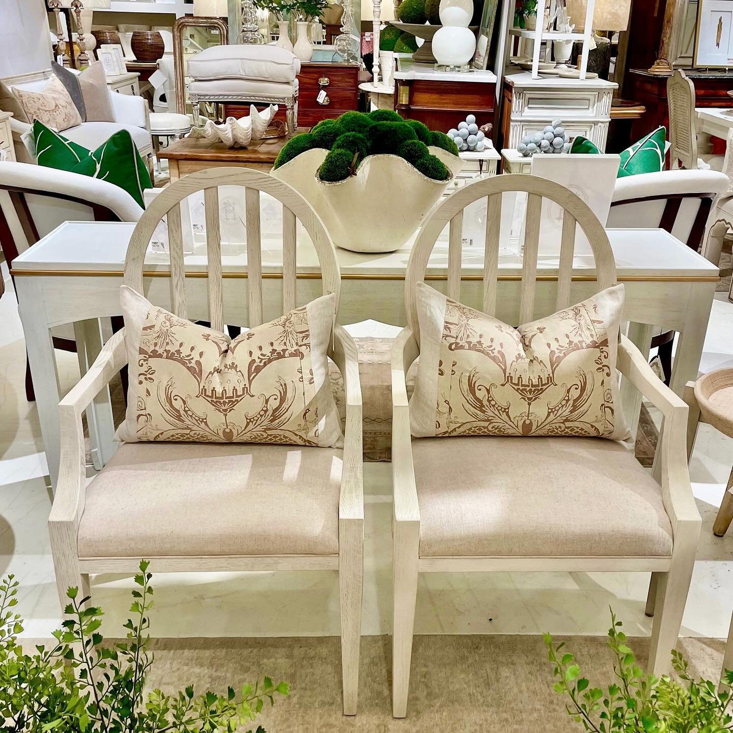 Add some @fortunyvenezia and @willyguhl  and you have the perfect accoutrements! Discover our exciting collection of one-of-a-kind, hand-selected Curated Decor. Find more details and pics on our website at www.heritagemarkdesign.com. Shipping availab