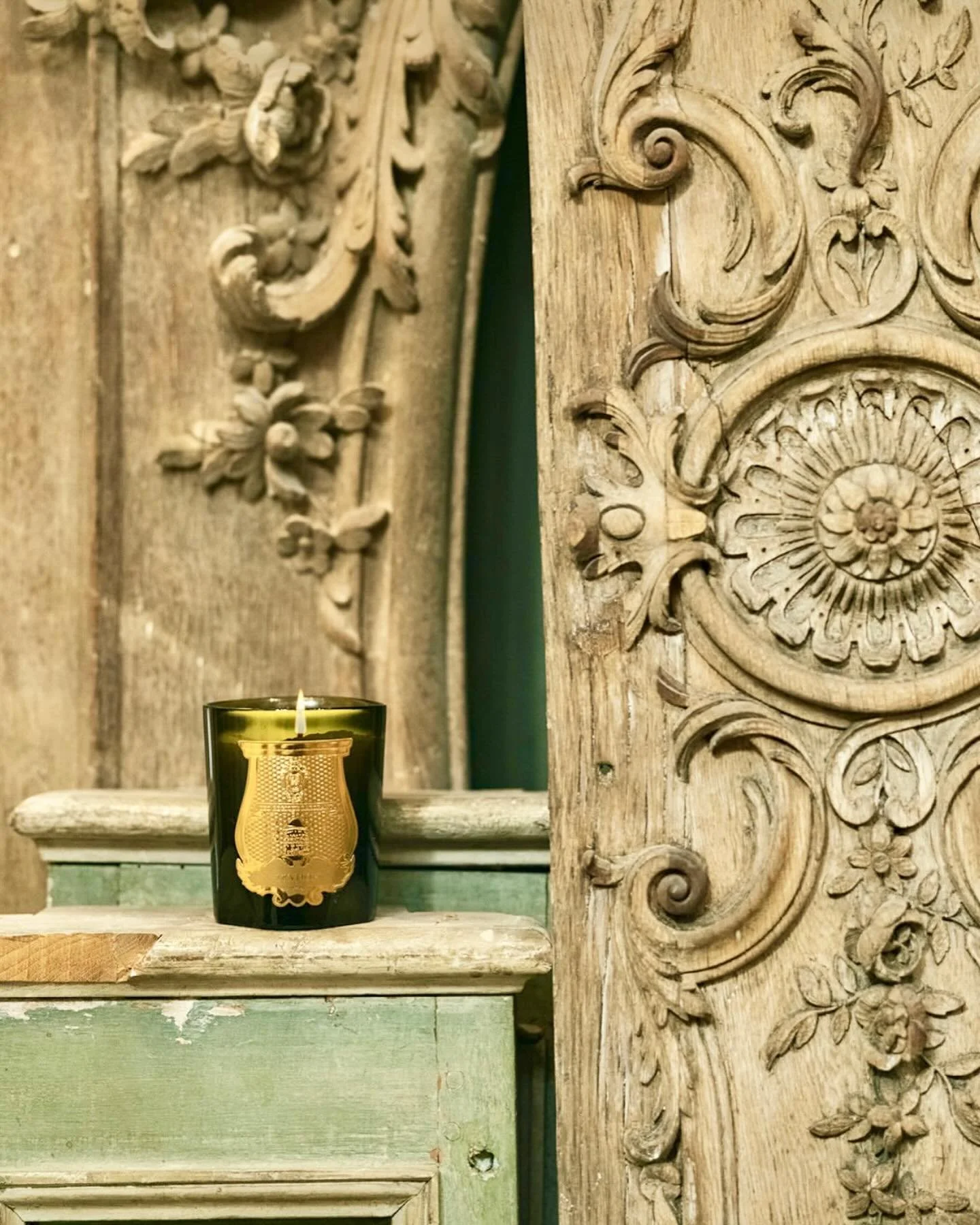Choose a piece of history for your home. The classic Trudon candle is the Maison&rsquo;s original icon: born from centuries of craft and heritage.  @trudon #trudon #scentedcandle #heritageclt