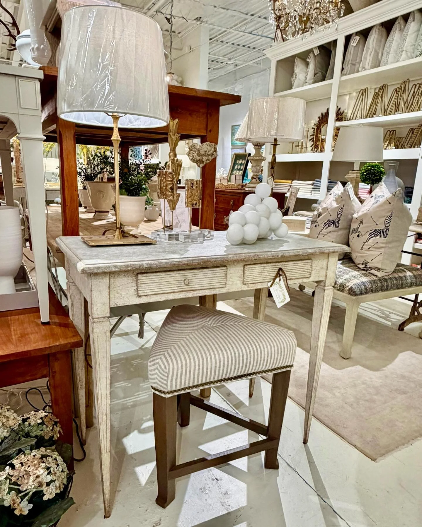 The prettiest little Antique Swedish Side Table with a @leeindustries Tri-Form Ottoman. Simplistic Perfection. Discover our extensive collection of one-of-a-kind, hand-selected European Antiques and Curated Decor. Find more details and pics on our we