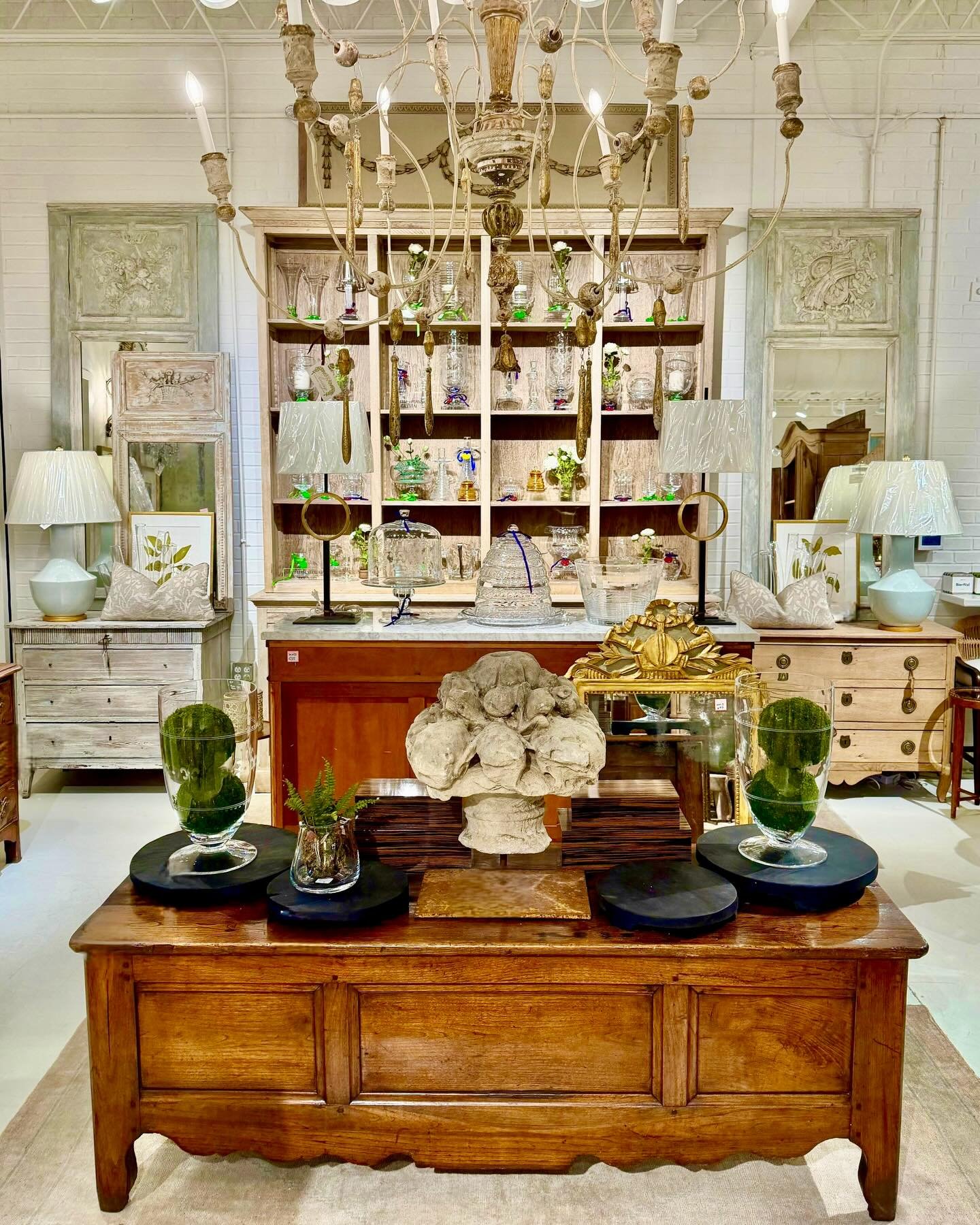 All the goods&hellip;
Discover our extensive collection of one-of-a-kind, hand-selected European Antiques and Curated Decor. Find more details and pics on our website at www.heritagemarkdesign.com. Shipping available. #heritageclt #curateddecor #euro
