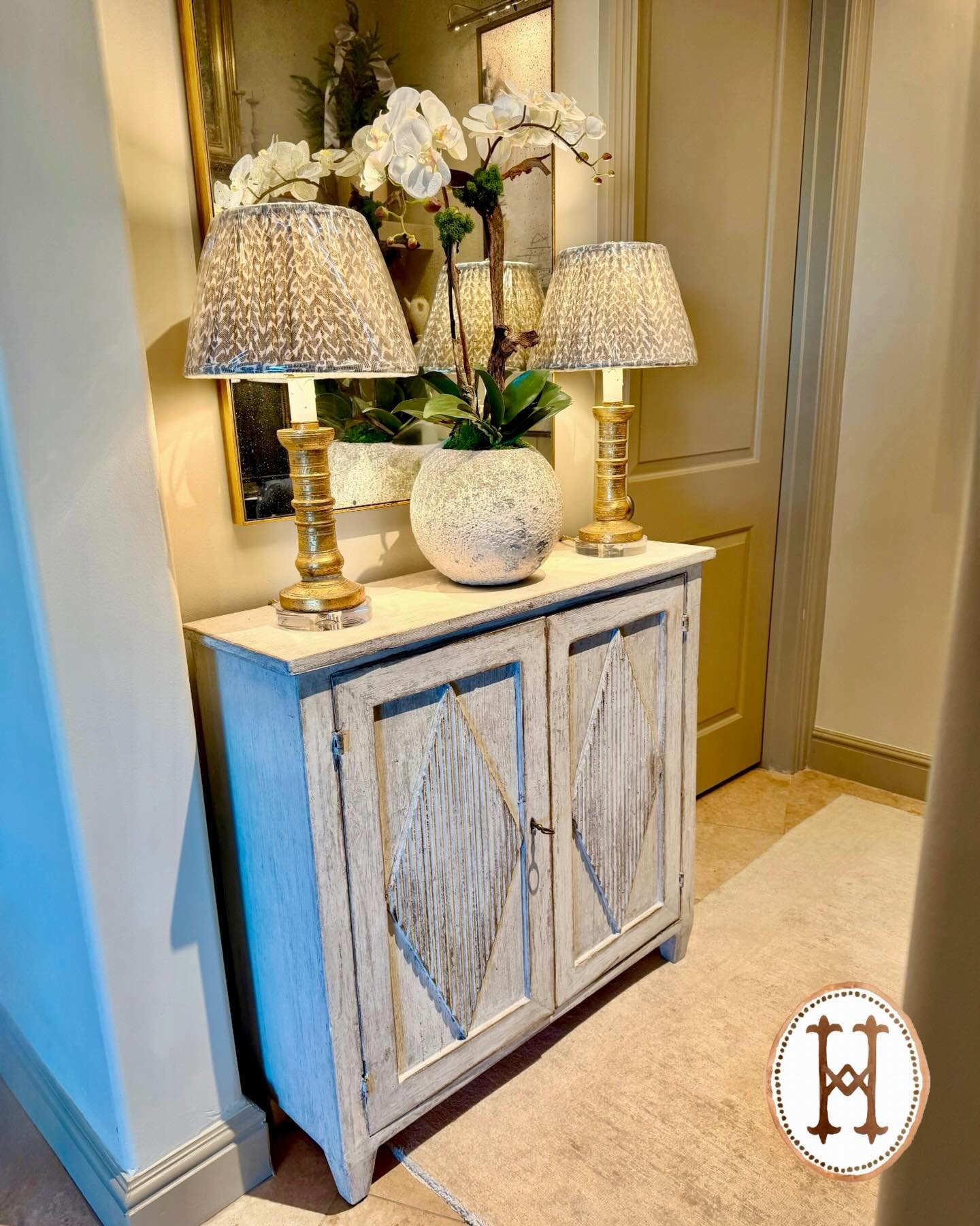 A lovely new #heritageathome vignette. We love seeing where our pieces take up their new homes. Discover our extensive collection of one-of-a-kind, hand-selected European Antiques and Curated Decor. Find more details and pics on our website at www.he
