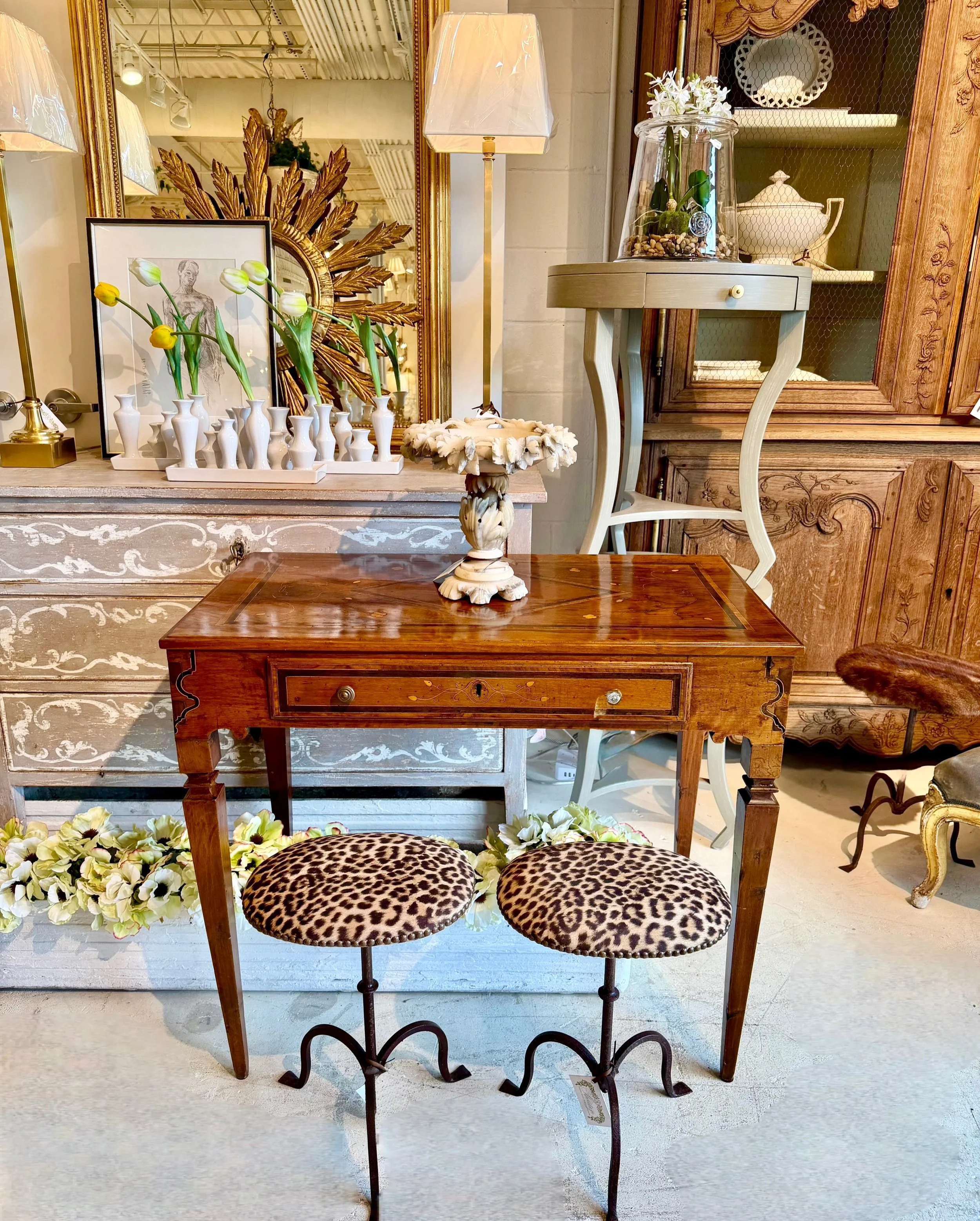 More Sunday sides&hellip;
Discover our extensive collection of one-of-a-kind, hand-selected European Antiques and Curated Decor. Find more details and pics on our website at www.heritagemarkdesign.com. Shipping available. #heritageclt #curateddecor #