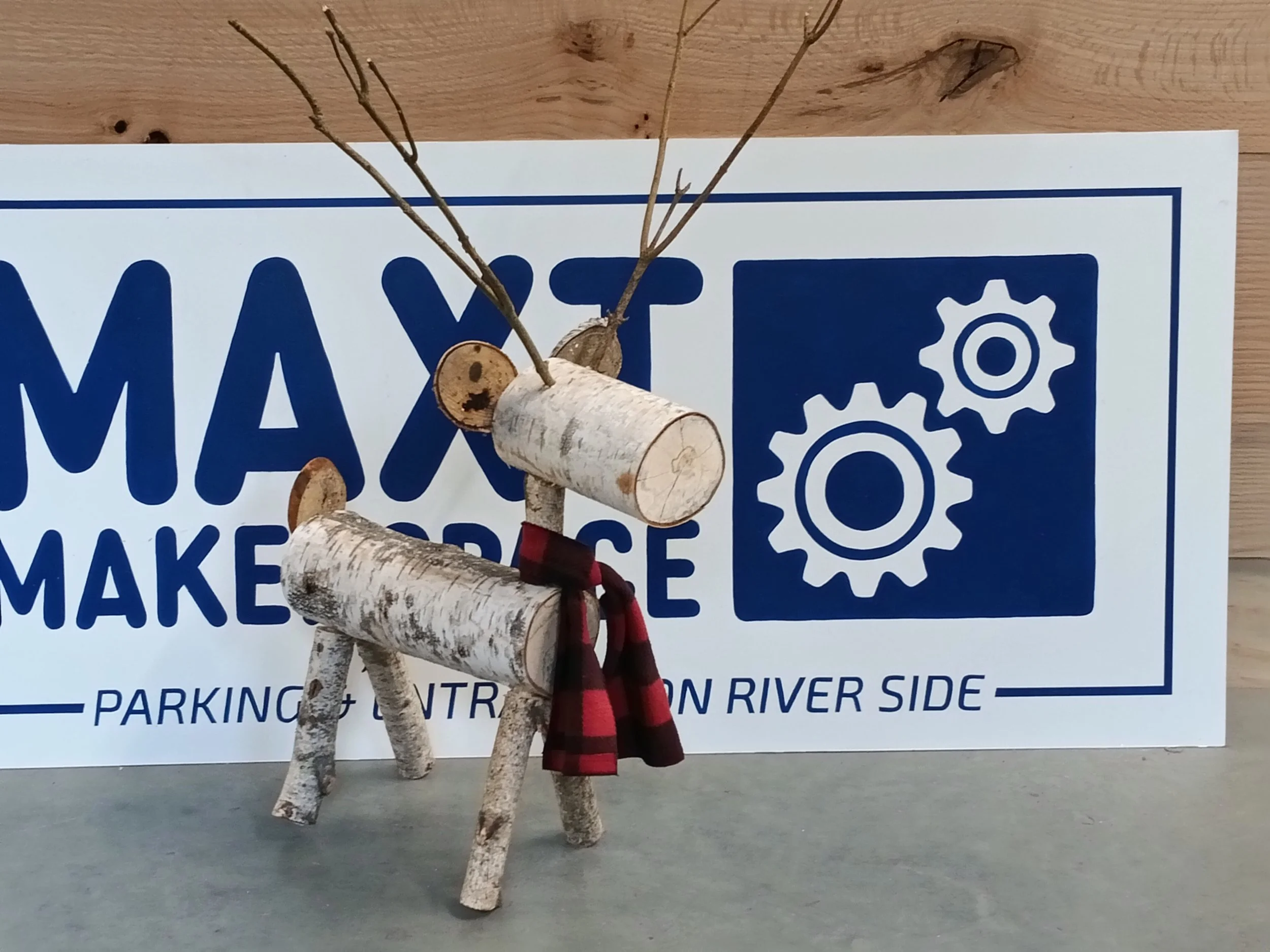 Log Reindeer