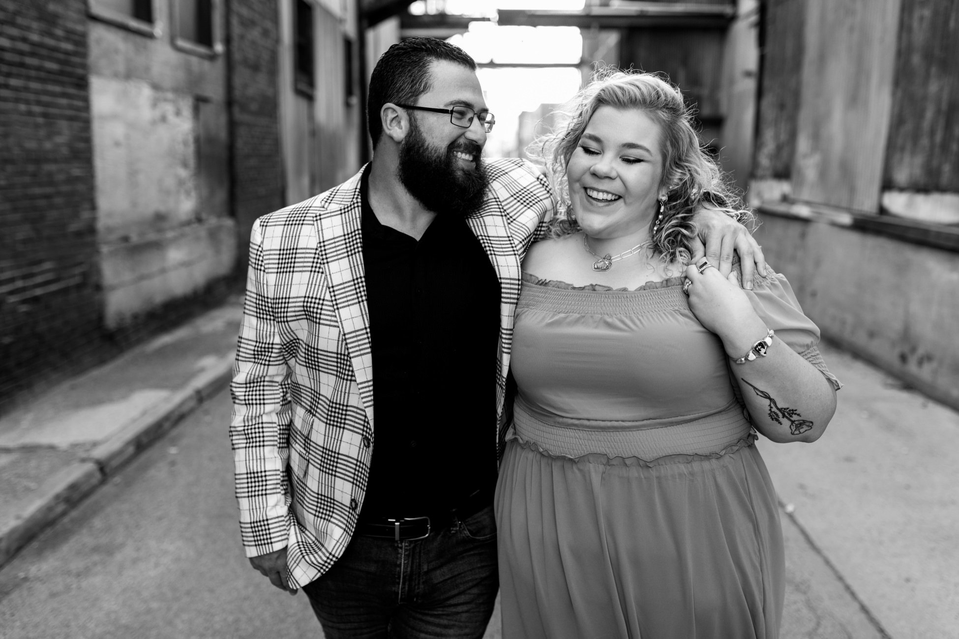 Strip District Engagement Photos Pittsburgh Photographer Ashley Biltz Photography-13.jpg