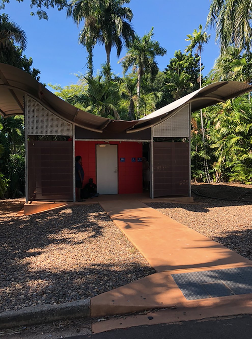  Public toilets in the George Brown Darwin Botanic Gardens (designed by Hully Liveris, 2016) | photo © Kate Goodwin  