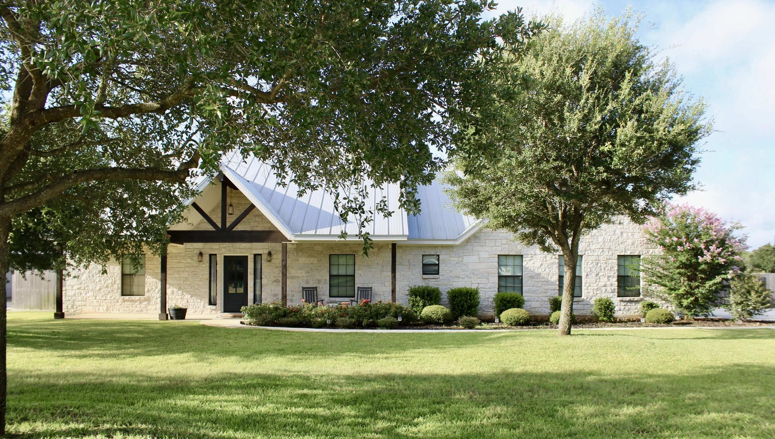 132 W Tree Farm Dr Lytle, TX