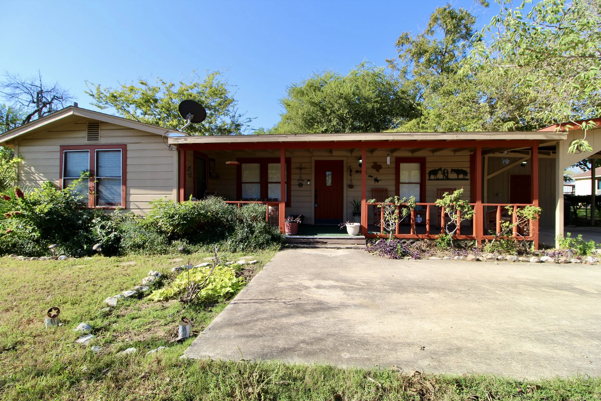19411 Somerset Rd, Lytle, Tx