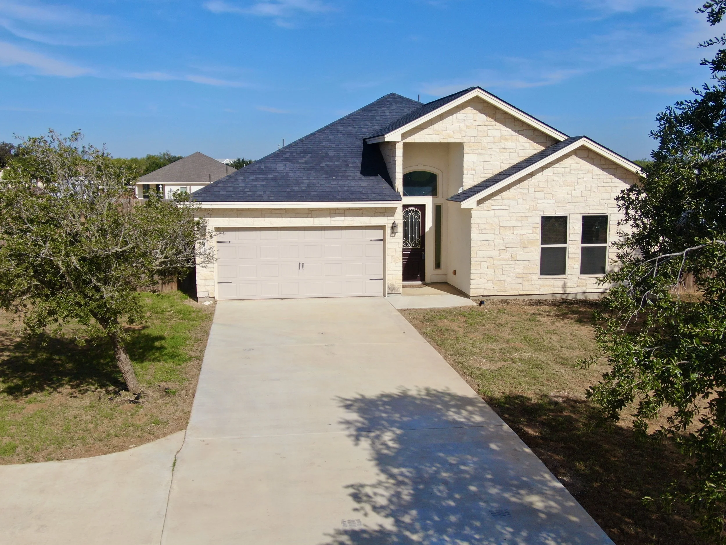 153 Medium Meadow Lytle, Tx 