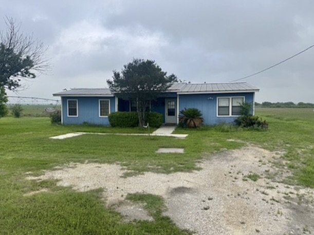 1093 E CR 5718, Natalia TX 