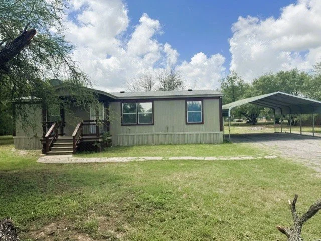 165 CR 6751, Devine TX 