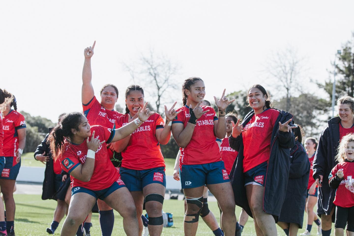 Its International Women&rsquo;s Day! 🎉 
Shout out to all our wāhine, both on and off the field, who have made our game possible. Here&rsquo;s to another awesome year of women&rsquo;s rugby 💙❤️
#FinzUp #interantionalwomensday