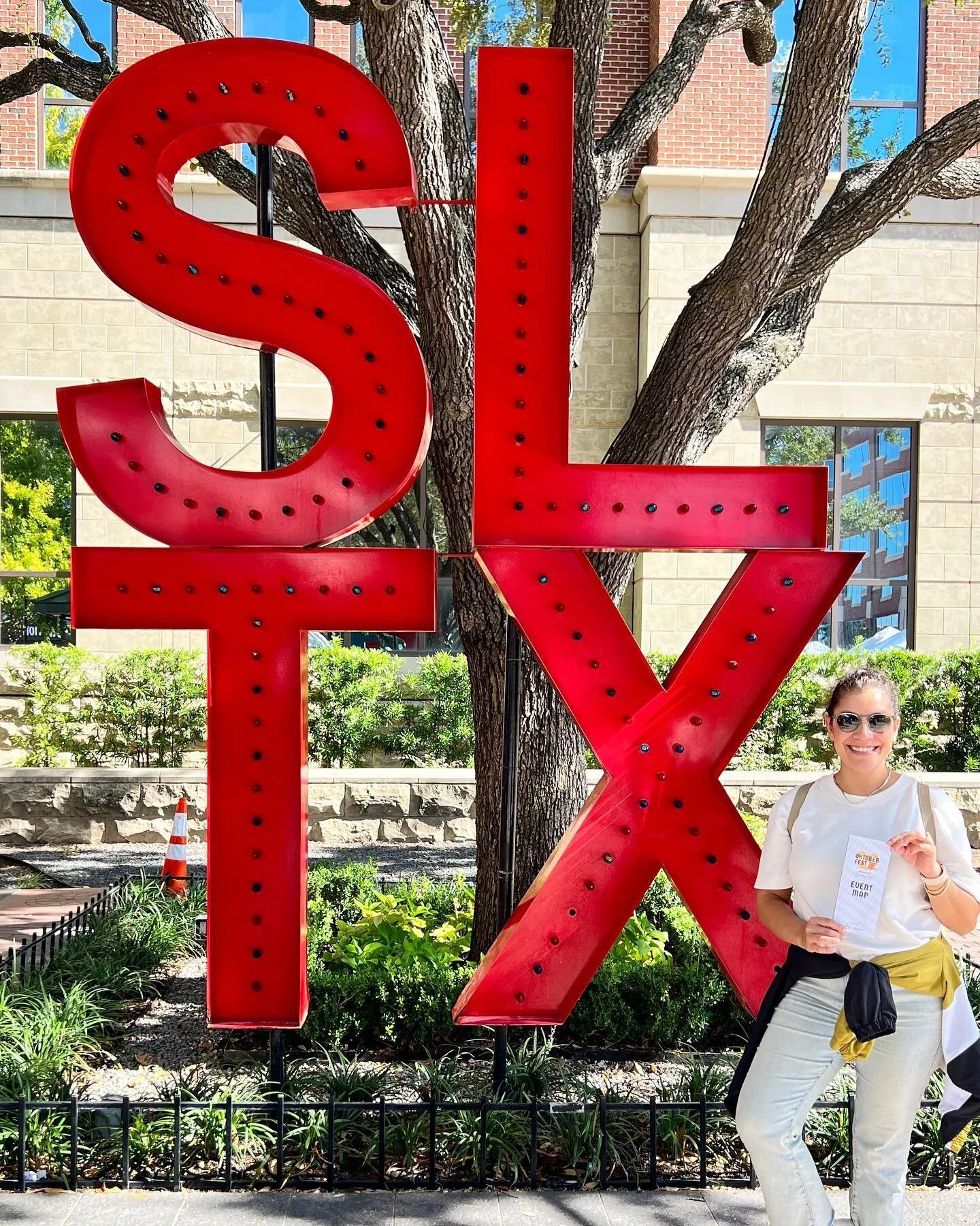 Everything is content 📸 So grateful for the lil company I&rsquo;ve built so far. 

Capturing content @sl_townsquare for my client and I had a pinch me moment because I just can&rsquo;t believe this is my life. 🥹🥹 

P.S. Hire me if you ever need re